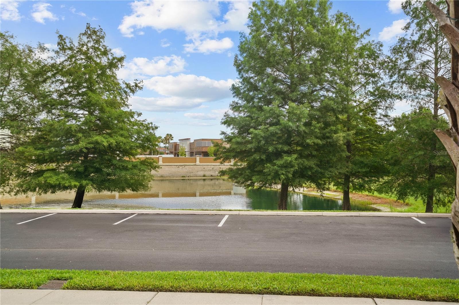 Townhouse at 561 TELFAIR SQUARE CT, SANFORD, photo 41 of 46