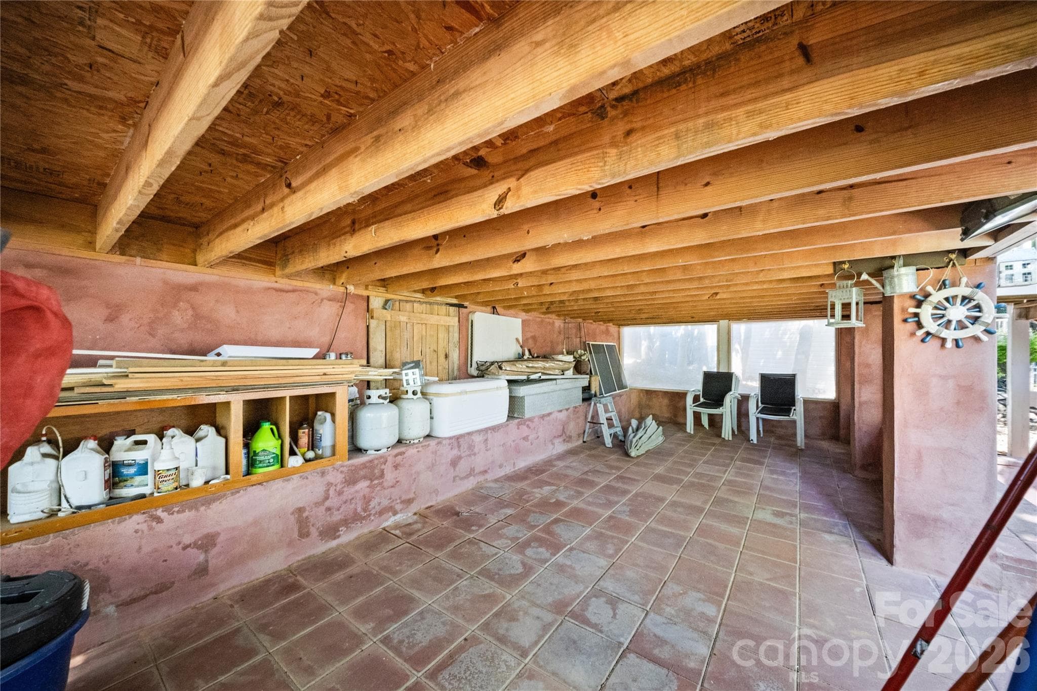 Single Family Residence at 107 Dove Lane, New London, photo 7 of 27