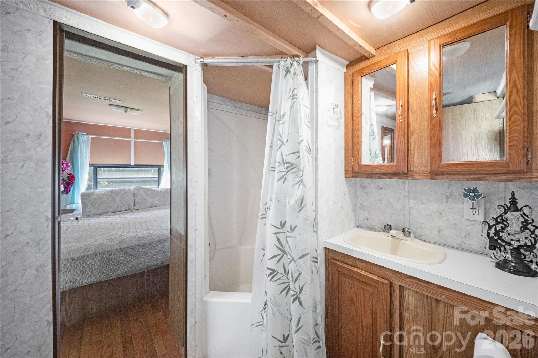 Single Family Residence at 107 Dove Lane, New London, photo 18 of 27