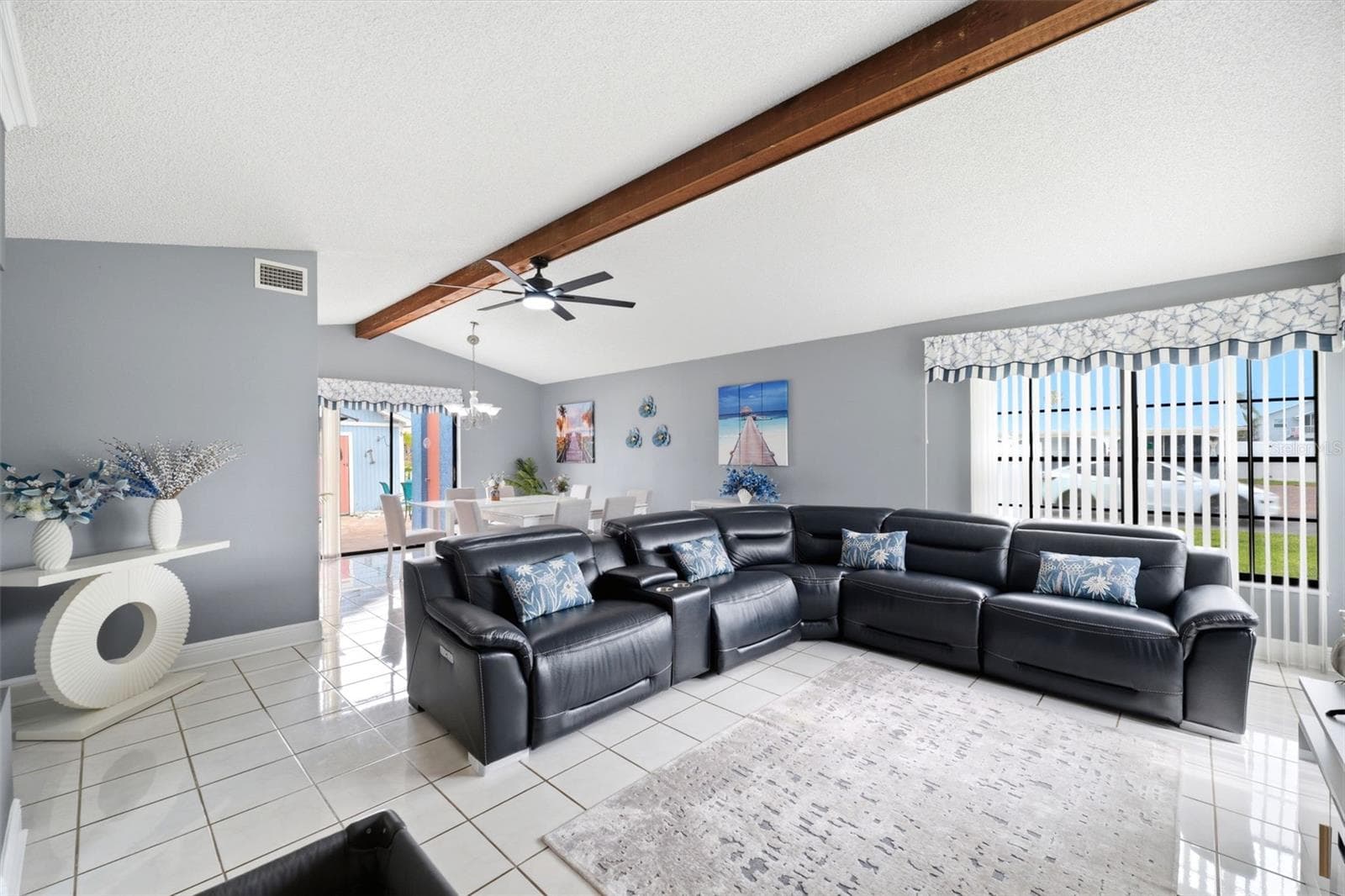 Living Room - 4262 PARADISE CIR, HERNANDO BEACH