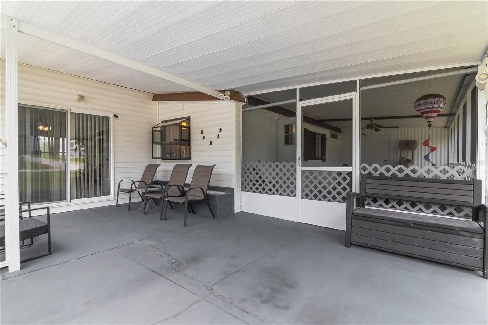 Manufactured Home at 39219 OLA AVE, ZEPHYRHILLS, photo 4 of 36