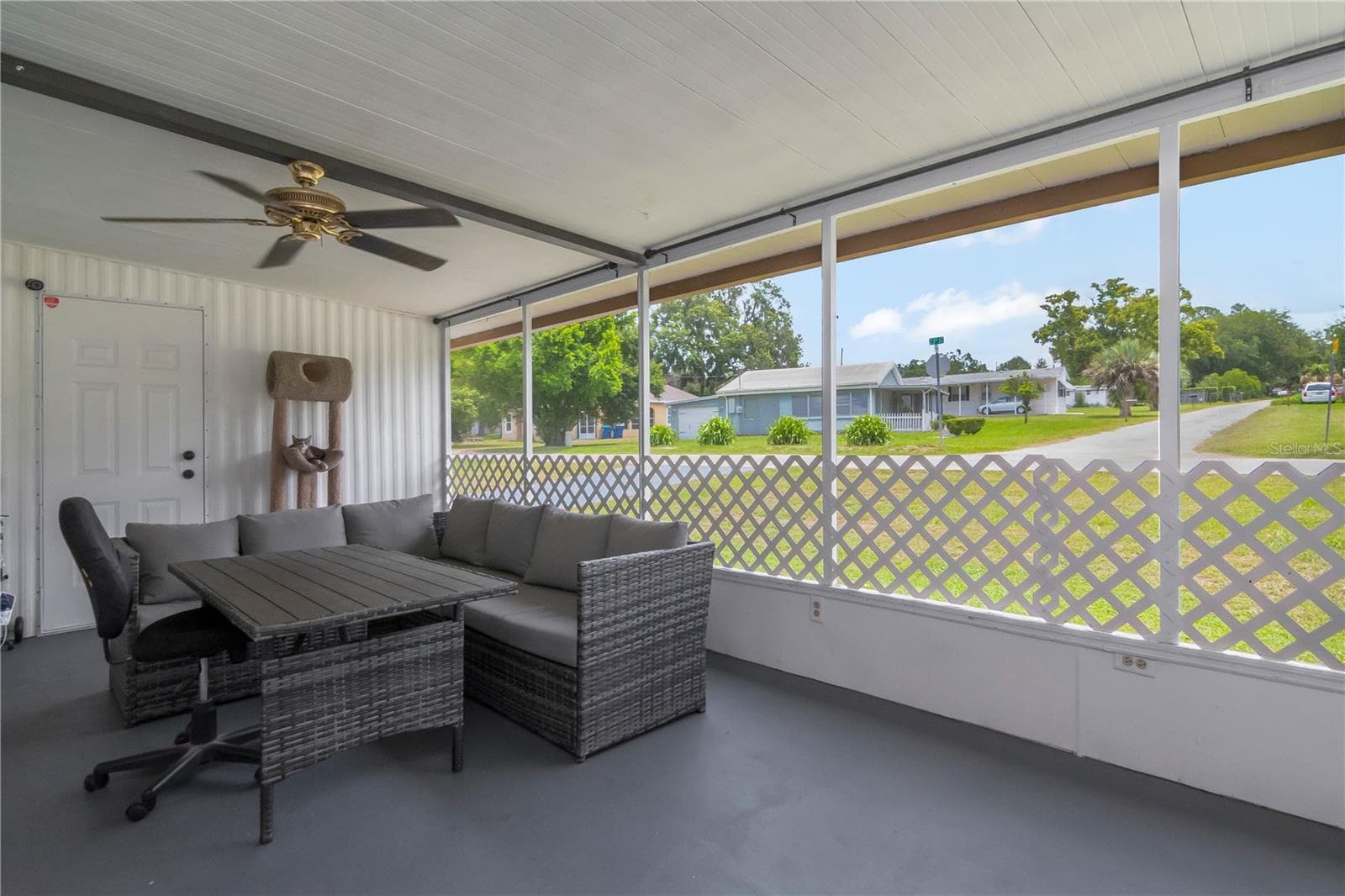 Manufactured Home at 39219 OLA AVE, ZEPHYRHILLS, photo 5 of 36