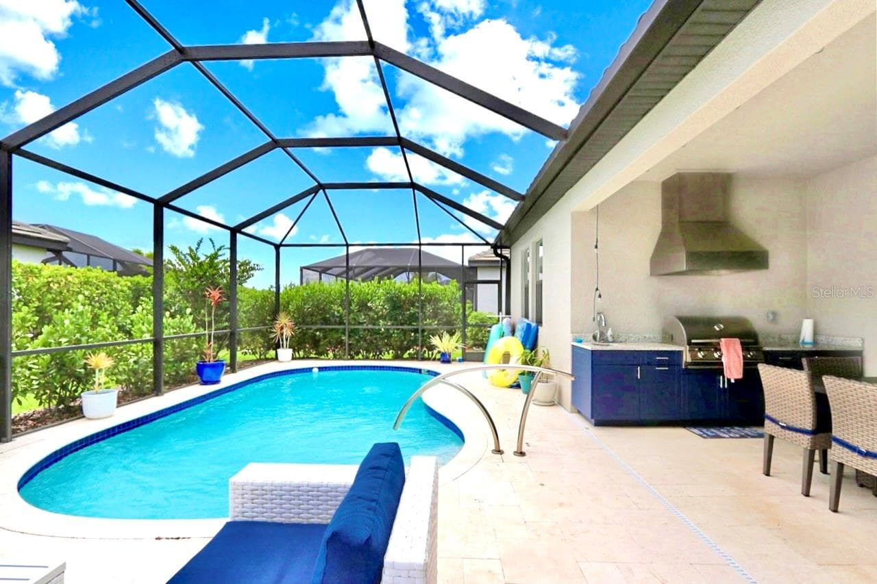 Single Family Residence at 2028 WOODLEAF HAMMOCK CT, BRADENTON, photo 7 of 38