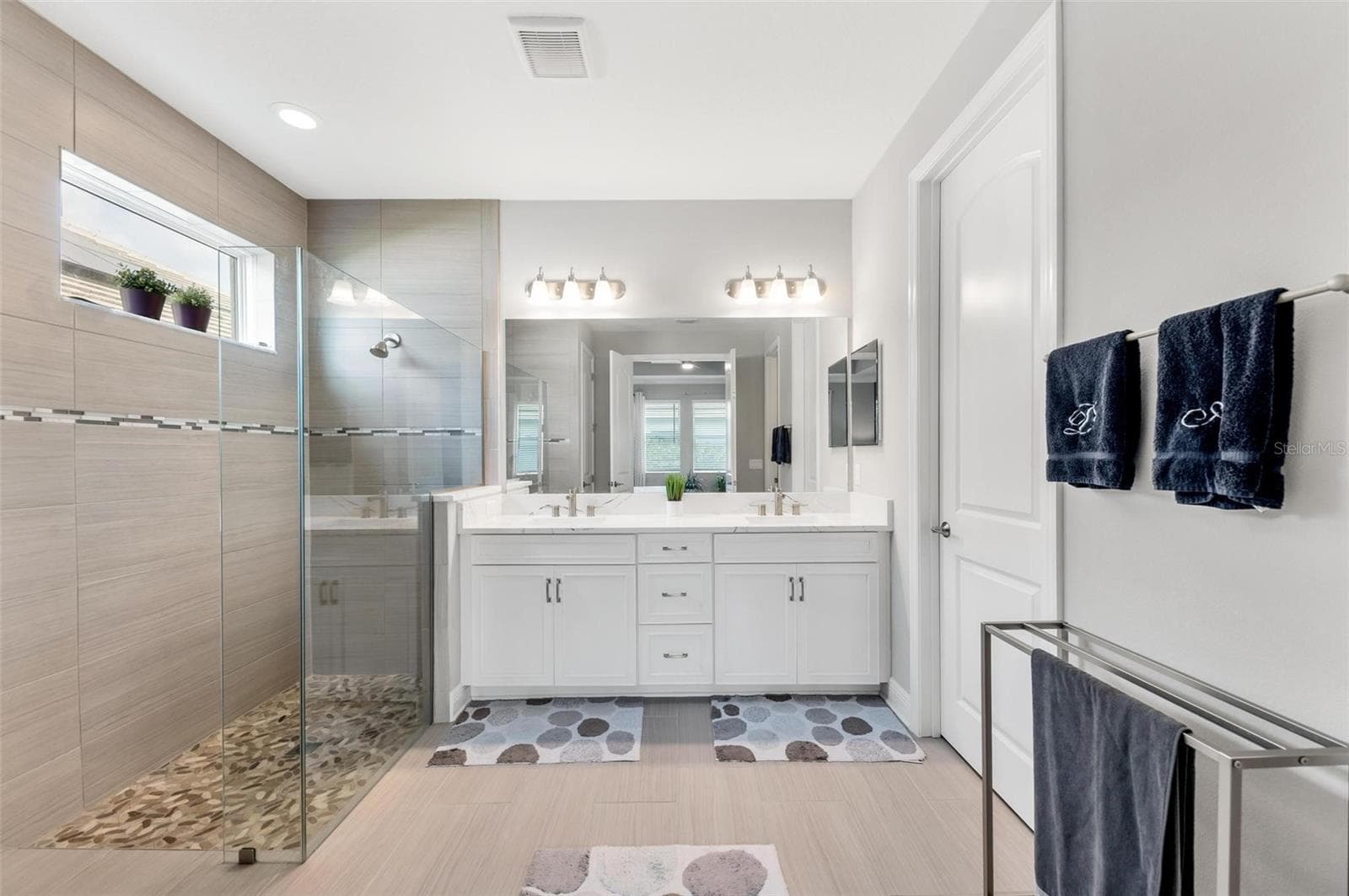 Single Family Residence at 2028 WOODLEAF HAMMOCK CT, BRADENTON, photo 16 of 38