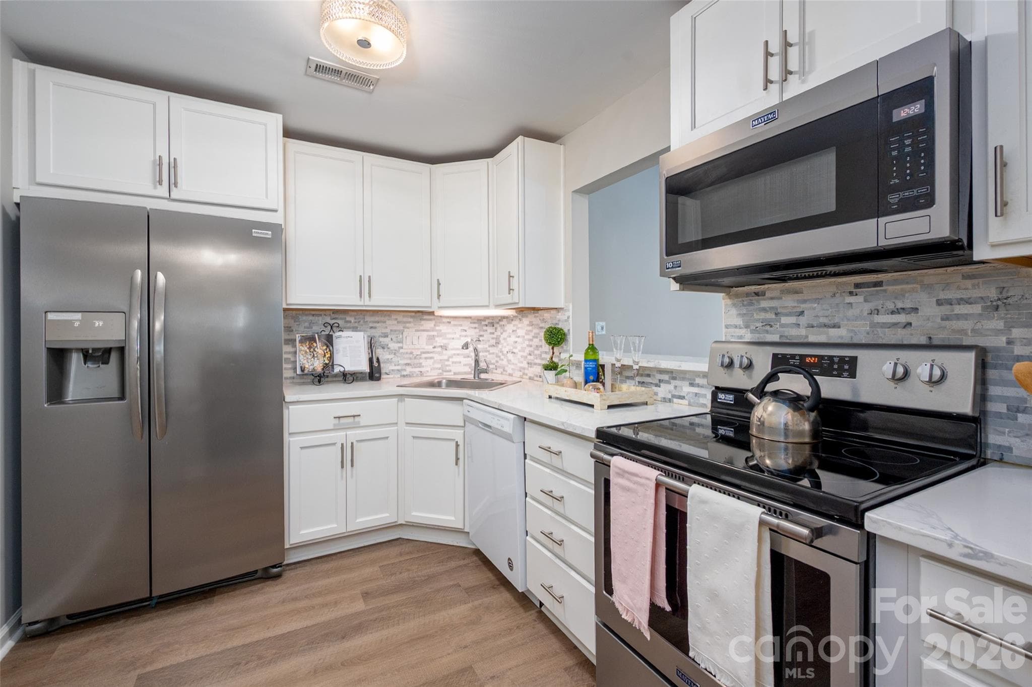Condominium at 6150 Gray Gate Lane, Charlotte, photo 8 of 32