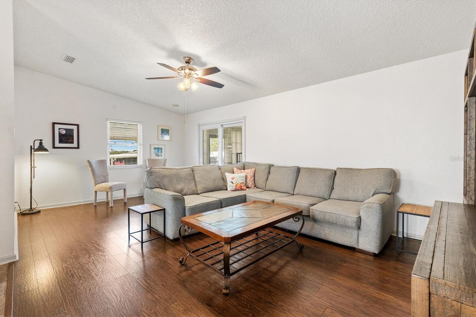 Living Room - 1534 HILLCREST DR, LADY LAKE