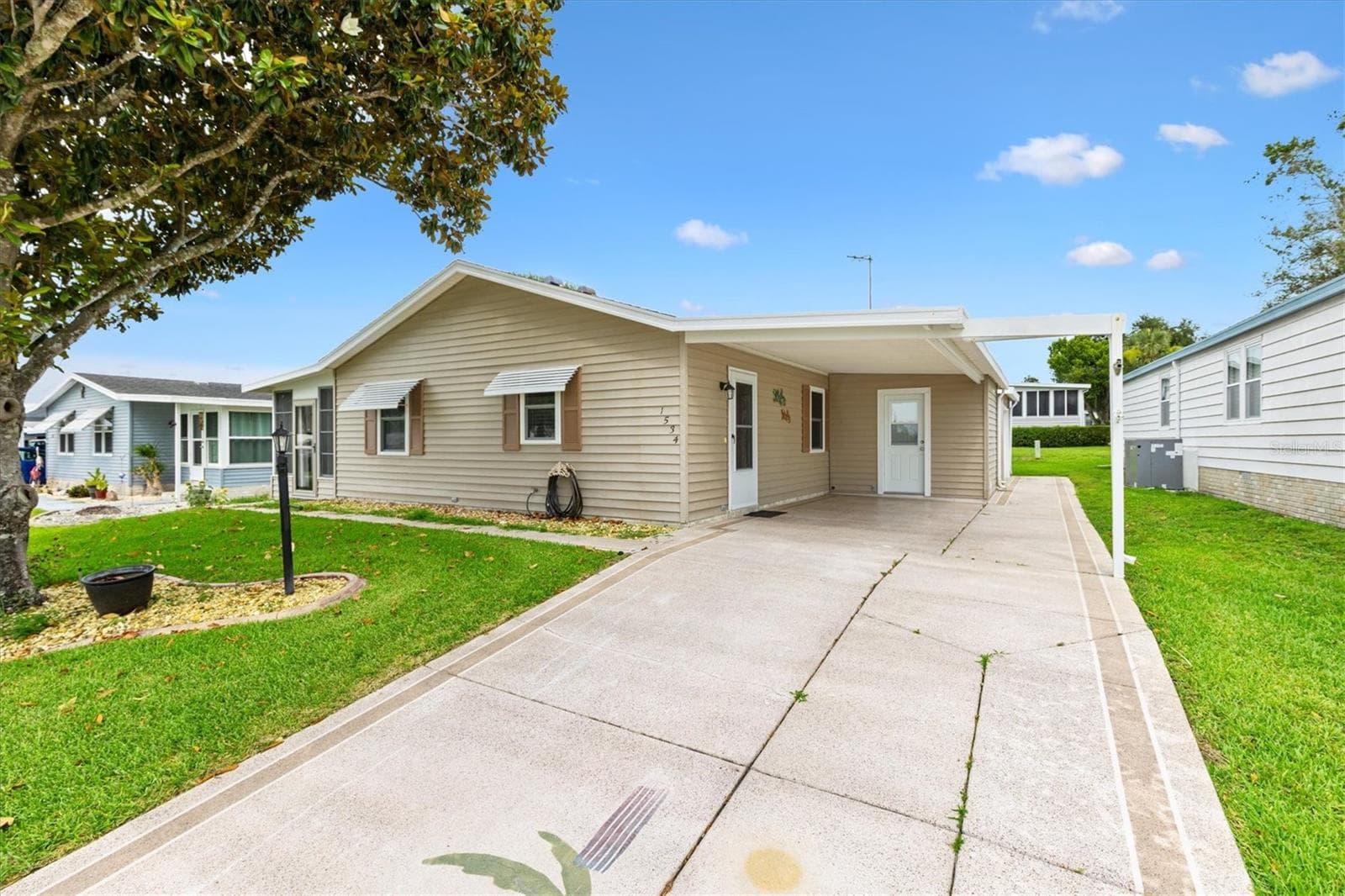 Front - 1534 HILLCREST DR, LADY LAKE