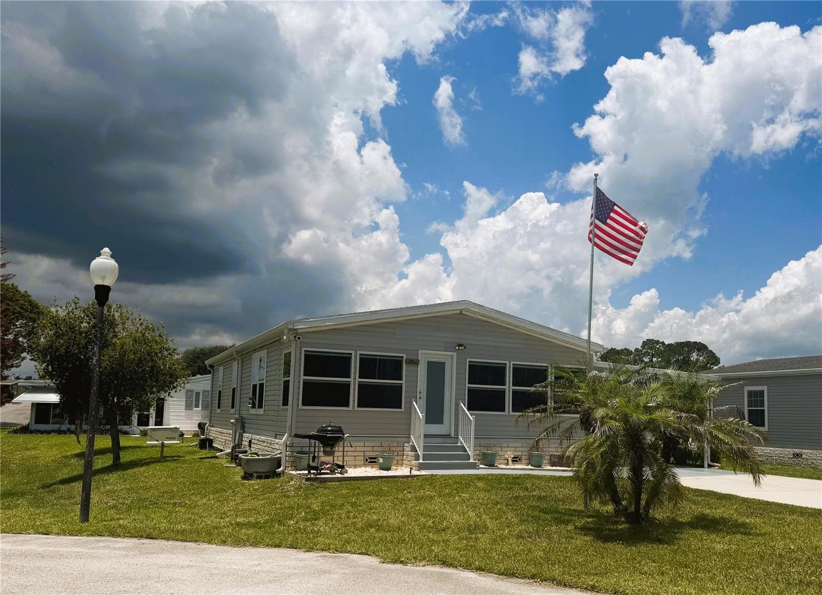 Manufactured Home at 165 SAGO PALM DR, LEESBURG, photo 5 of 63