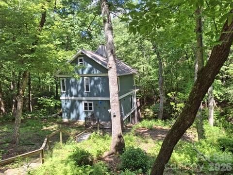 front - 630 Shumont Road, Black Mountain