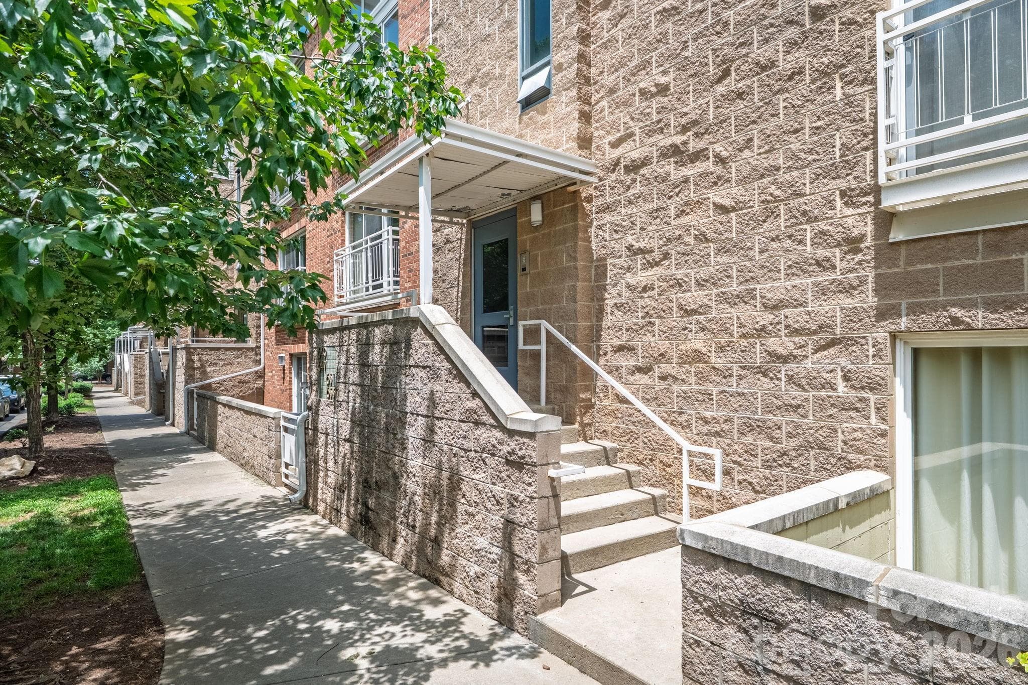 Classic Brownstone Style Walk Up - Charlotte