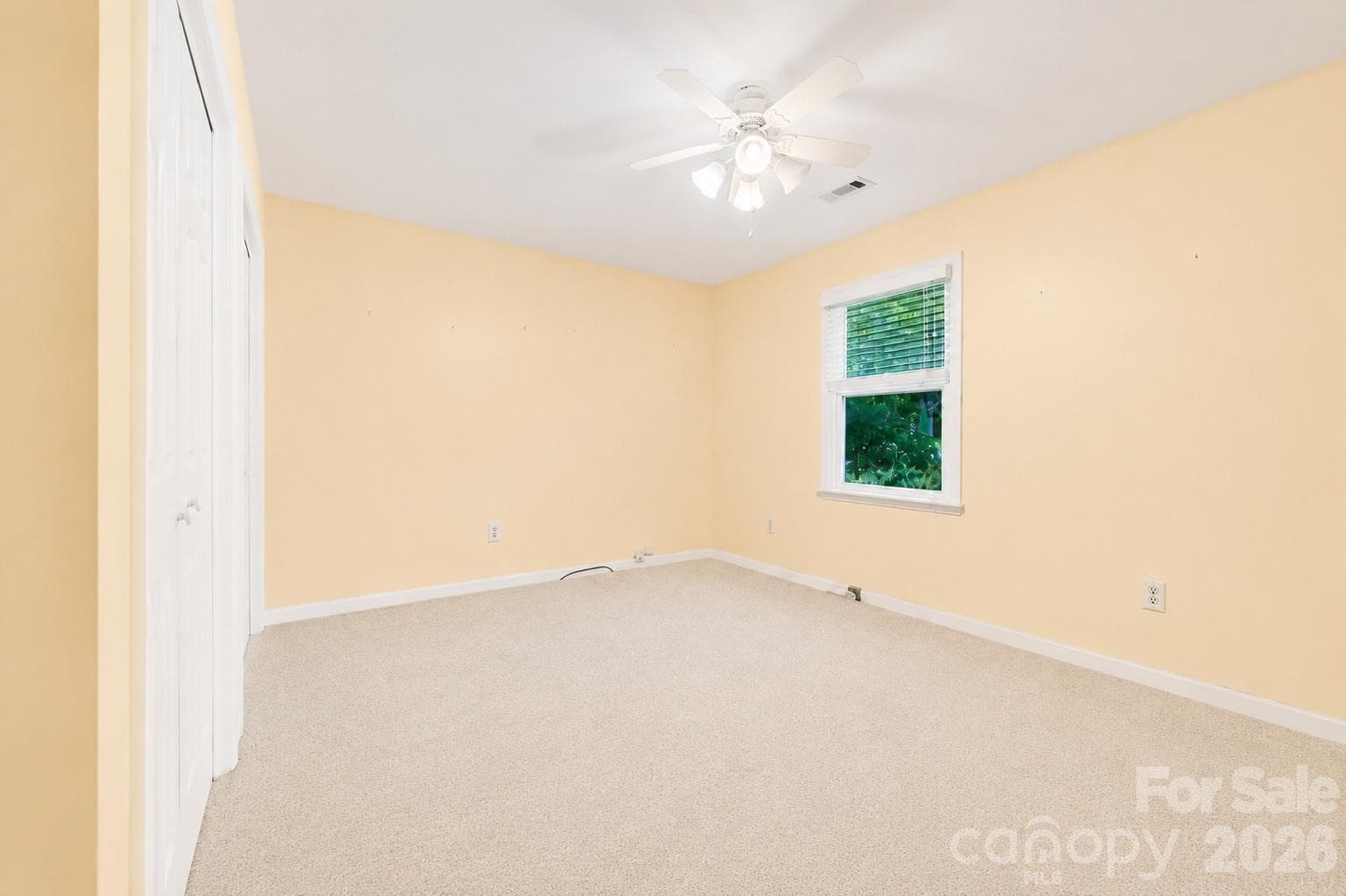Third upstairs bedroom - 109 Lovers Loop Road, Asheville