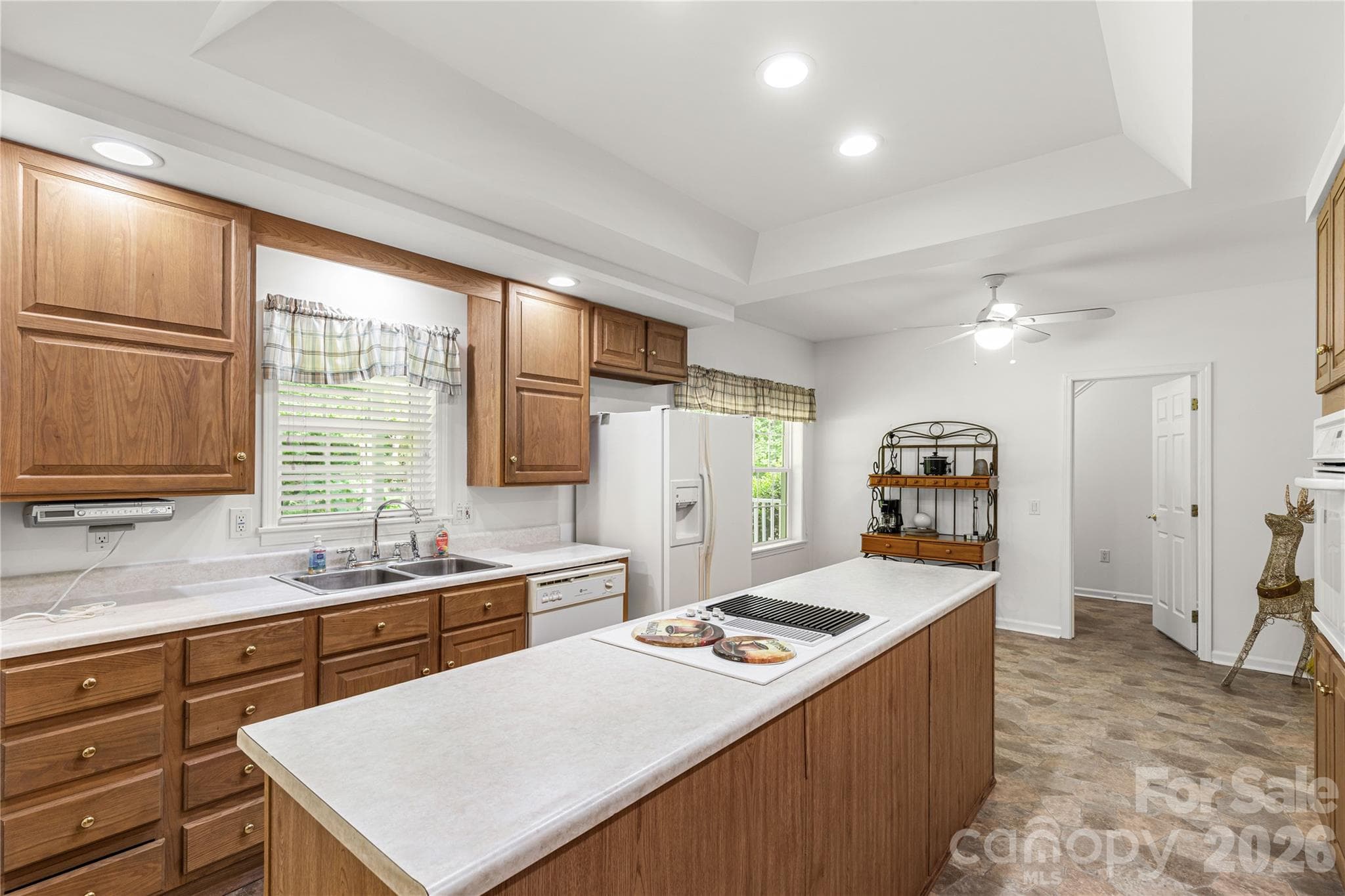 Single Family Residence at Lancaster, photo 10 of 48