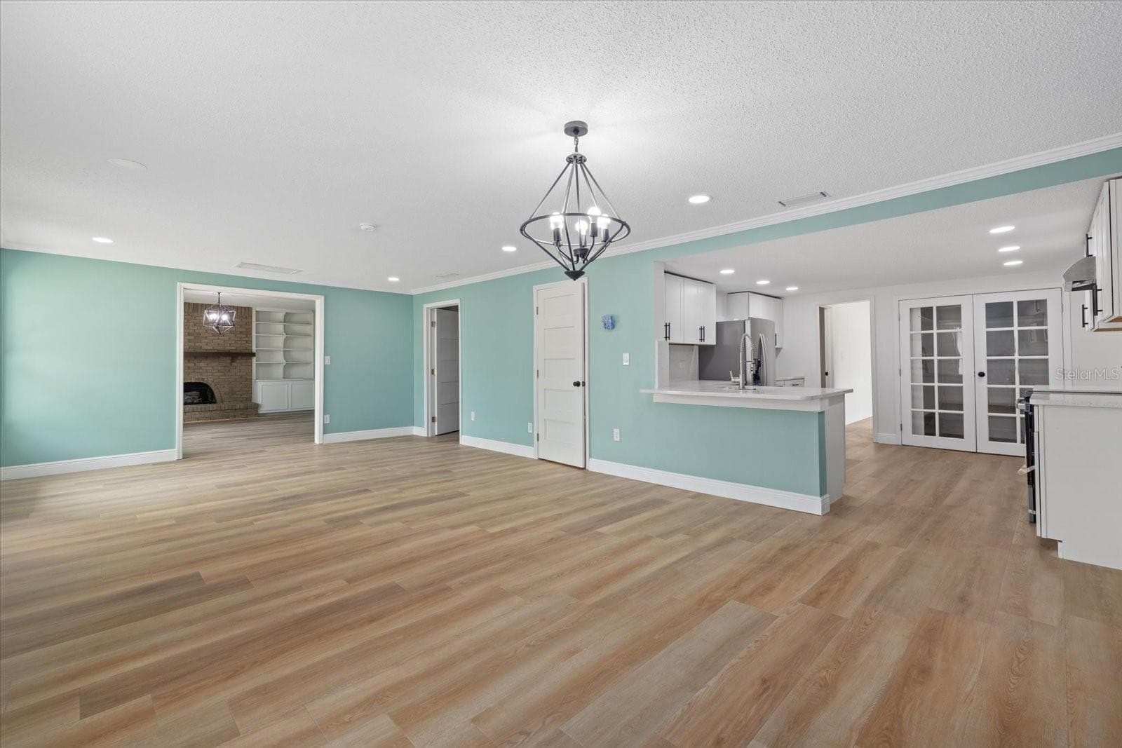 Single Family Residence at 2818 OLYMPIC ST, SARASOTA, photo 7 of 47