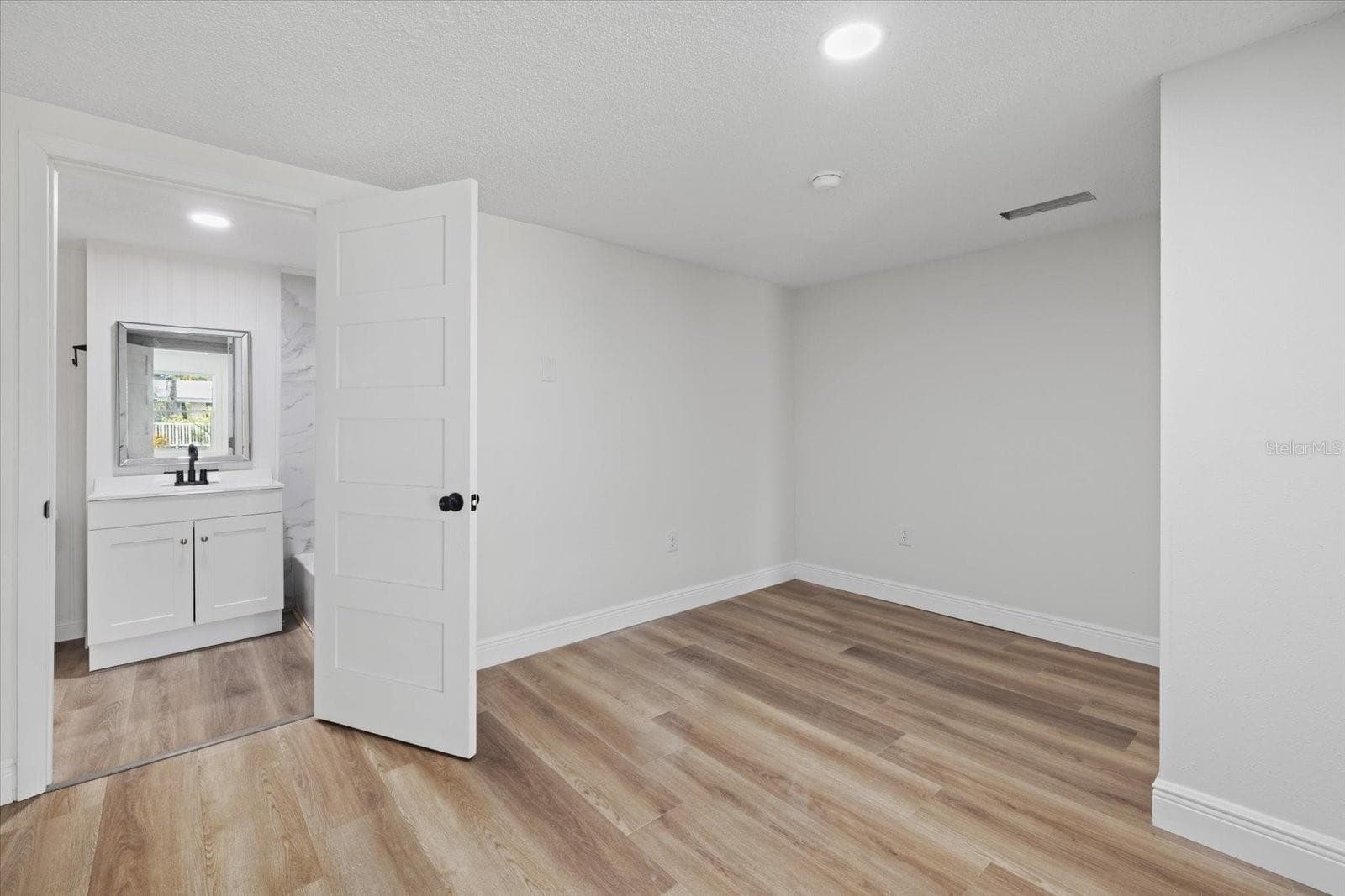 Single Family Residence at 2818 OLYMPIC ST, SARASOTA, photo 12 of 47