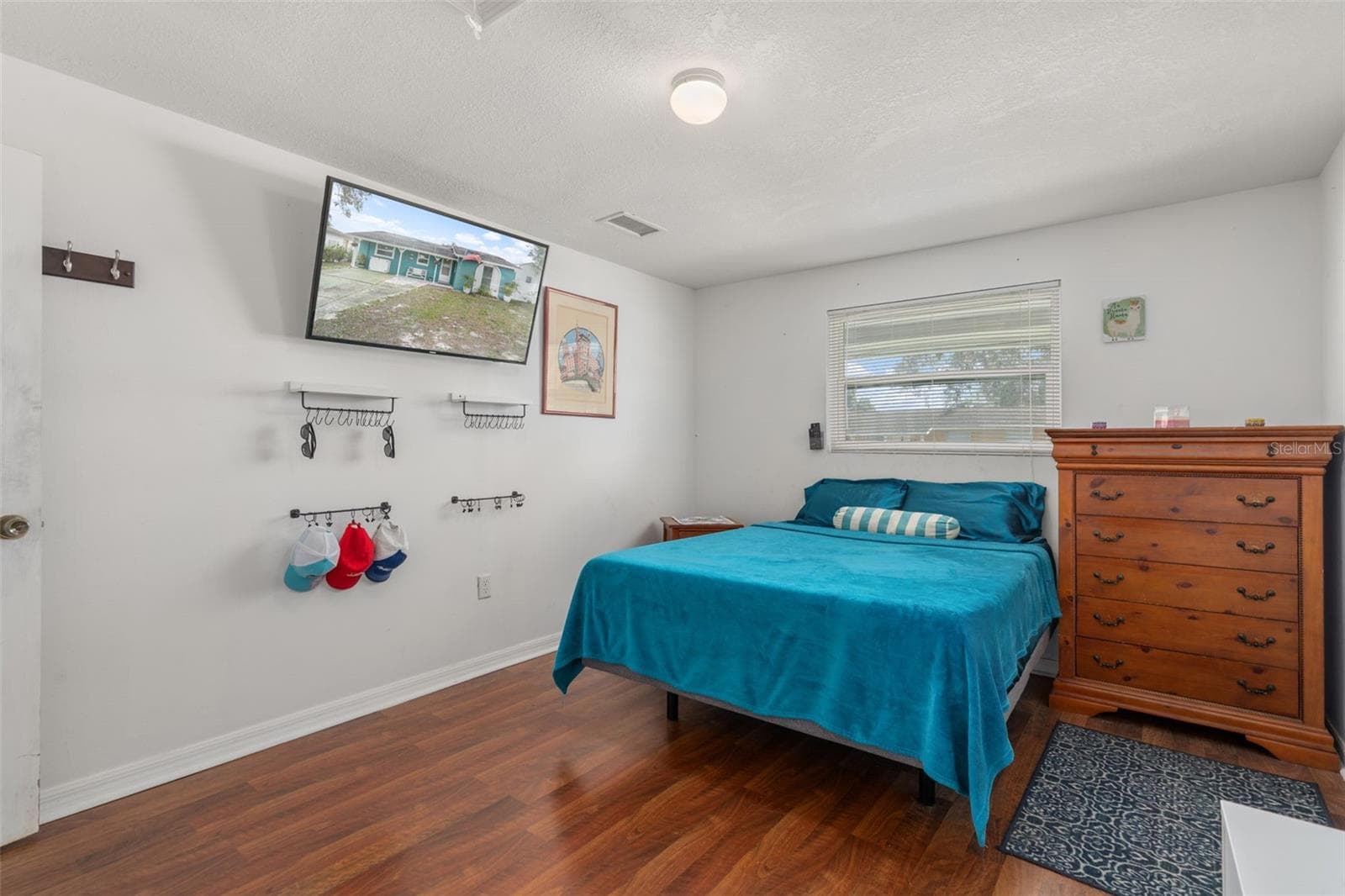 Single Family Residence at 7906 WOODVINE CIR, TAMPA, photo 14 of 34