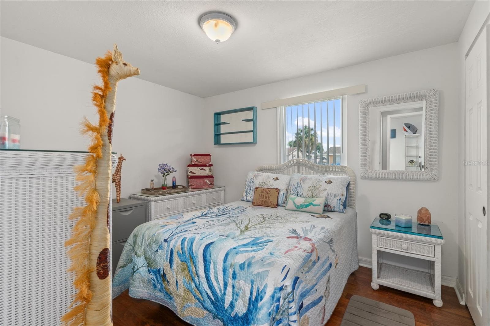 Single Family Residence at 7906 WOODVINE CIR, TAMPA, photo 16 of 34