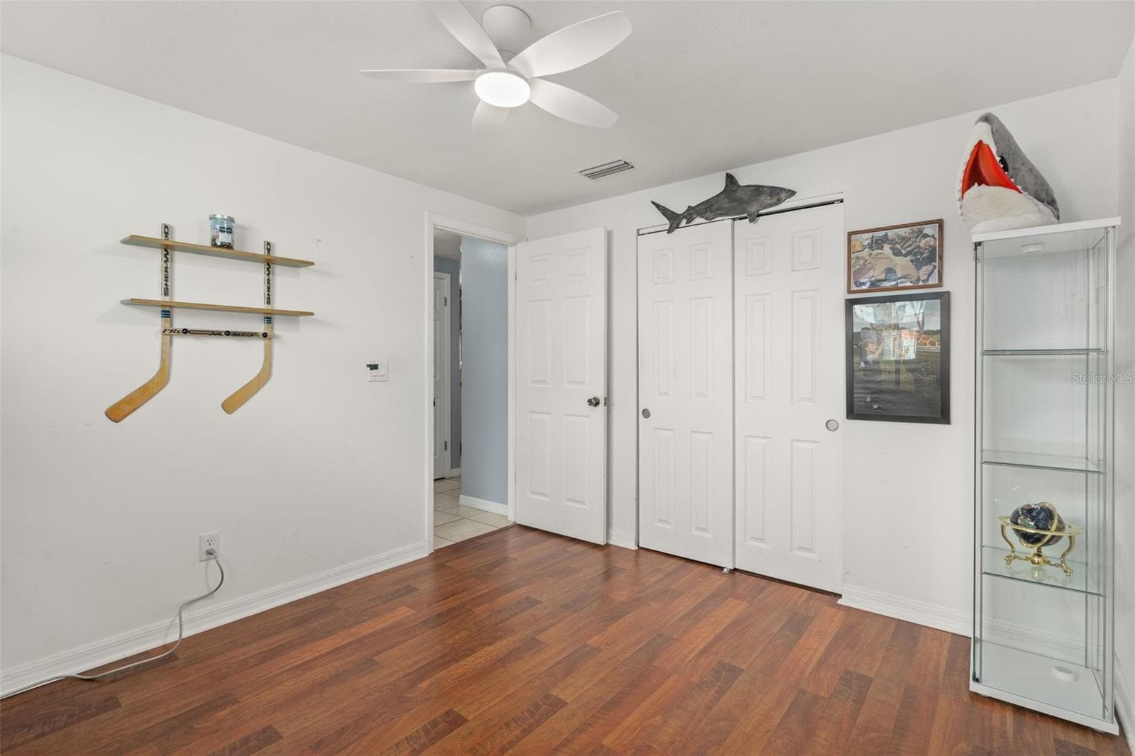 Single Family Residence at 7906 WOODVINE CIR, TAMPA, photo 19 of 34