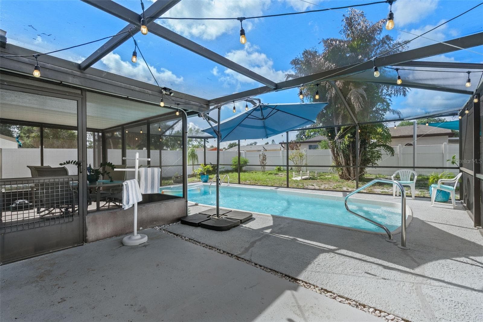 Single Family Residence at 7906 WOODVINE CIR, TAMPA, photo 23 of 34