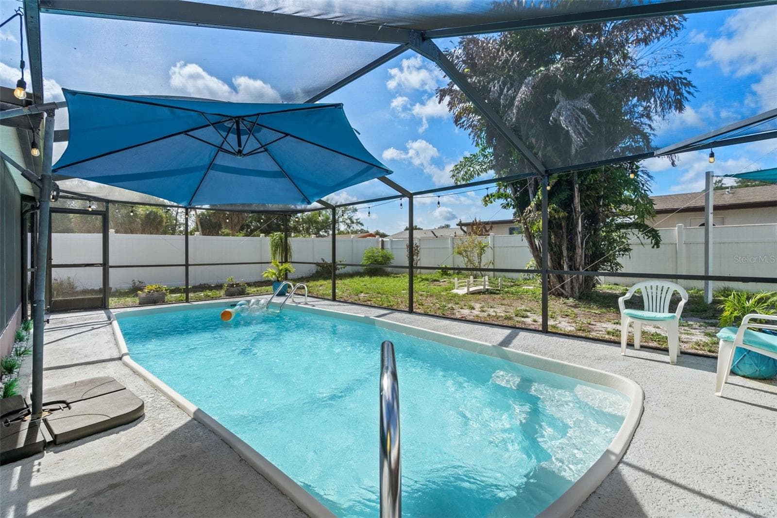 Single Family Residence at 7906 WOODVINE CIR, TAMPA, photo 25 of 34