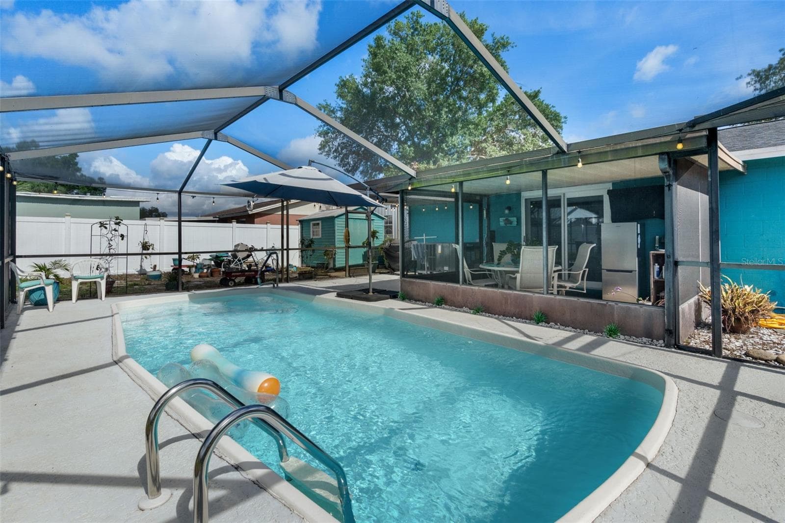 Single Family Residence at 7906 WOODVINE CIR, TAMPA, photo 27 of 34