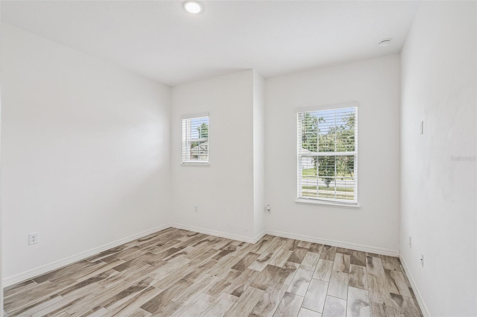 Single Family Residence at 1029 BRADFORD RIDGE DR, LEESBURG, photo 16 of 22