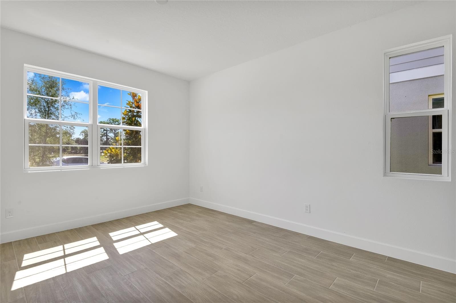Single Family Residence at 141 WATERSTONE LOOP, TAVARES, photo 4 of 23