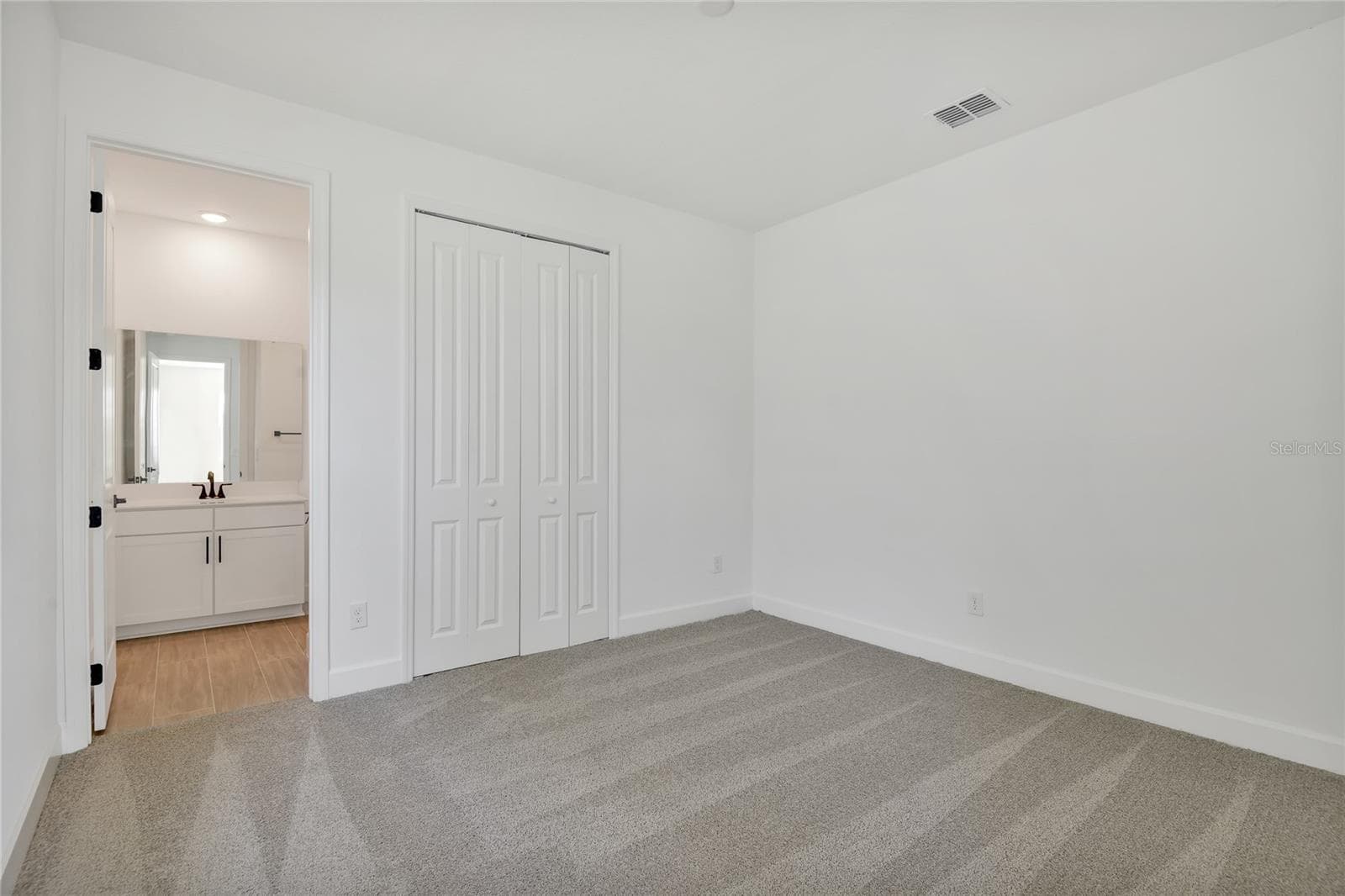 Single Family Residence at 141 WATERSTONE LOOP, TAVARES, photo 5 of 23