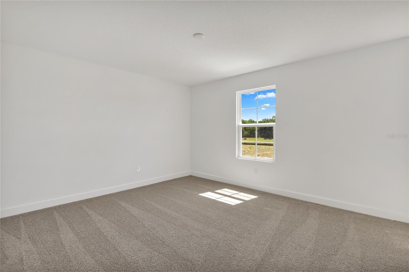 Single Family Residence at 141 WATERSTONE LOOP, TAVARES, photo 19 of 23