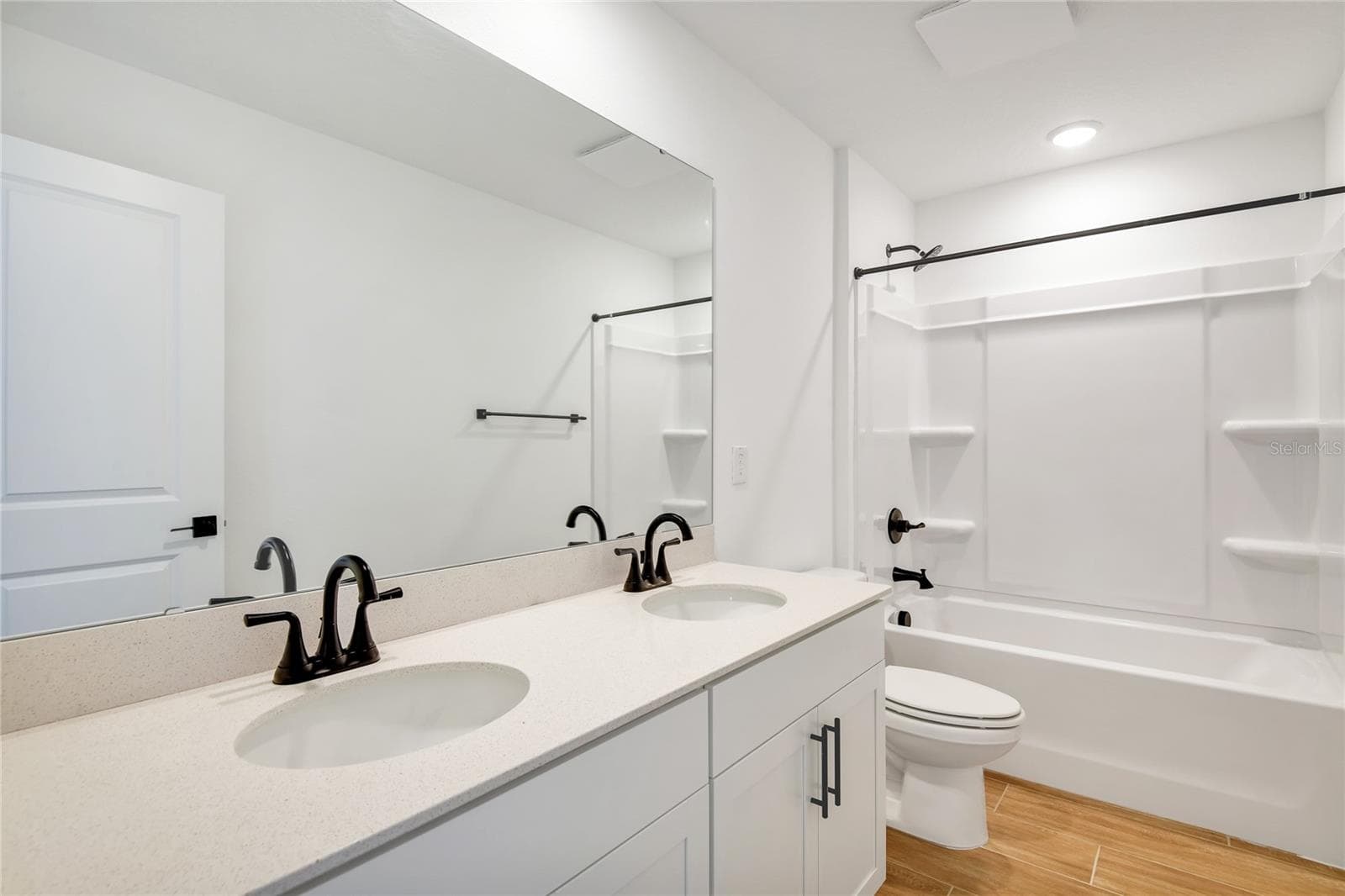 Single Family Residence at 141 WATERSTONE LOOP, TAVARES, photo 20 of 23