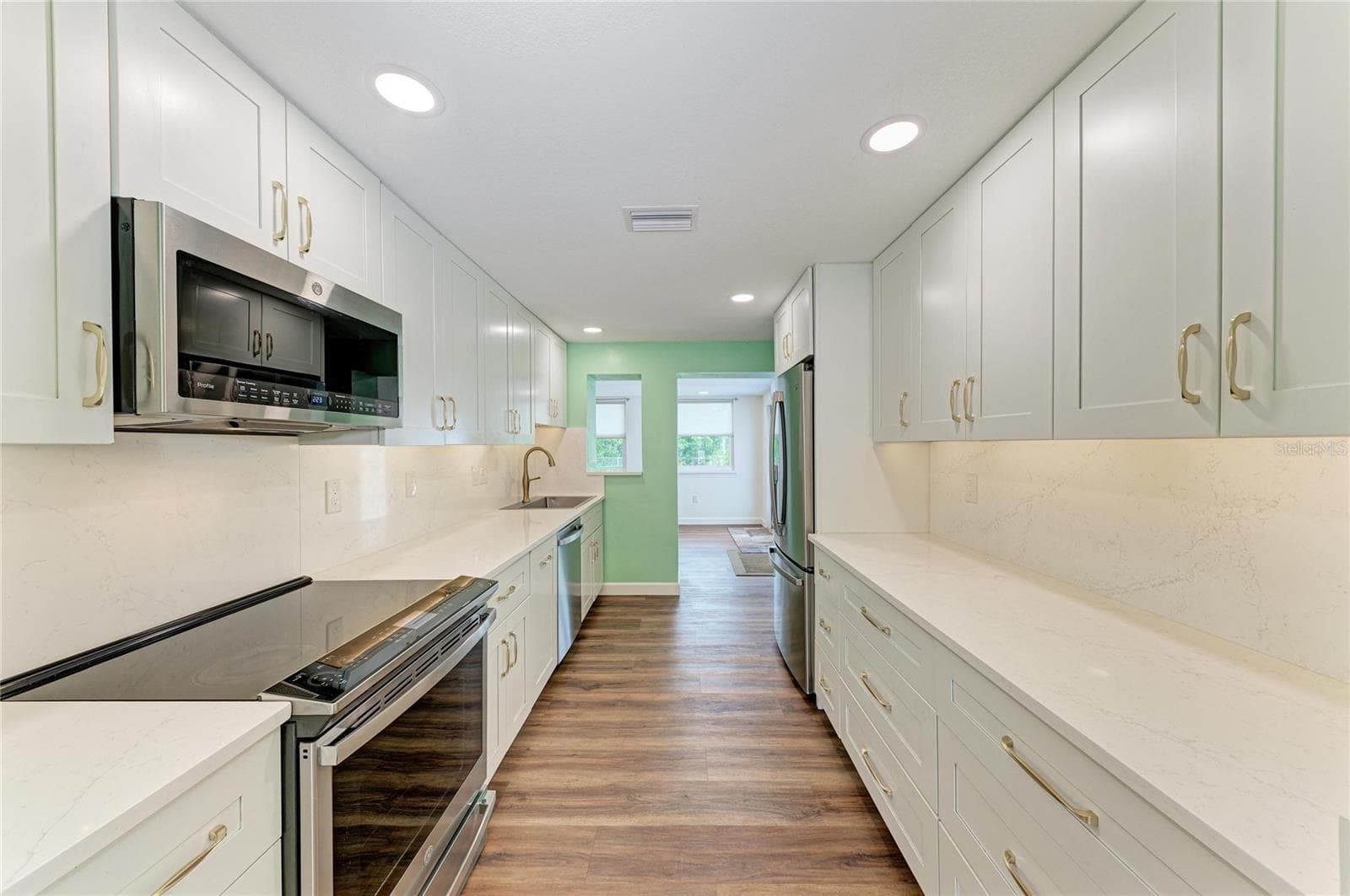 Single Family Residence at 2317 S TUTTLE AVE, SARASOTA, photo 7 of 55