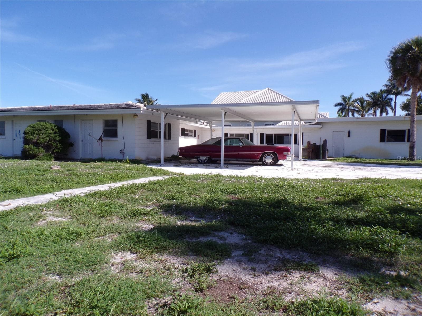 1124 SUNSET DR