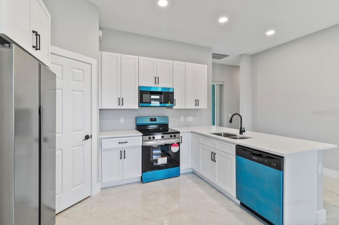 Single Family Residence at 20462 KENILWORTH BLVD, PORT CHARLOTTE, photo 9 of 12