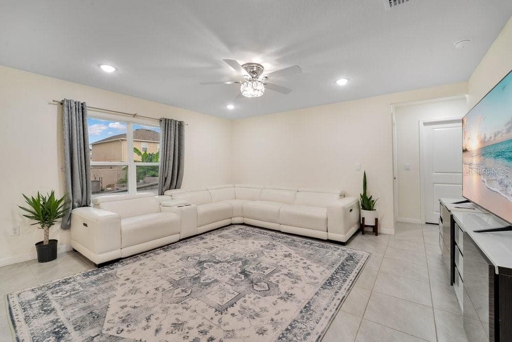 Single Family Residence at 35704 DOVELAND DR, ZEPHYRHILLS, photo 5 of 27