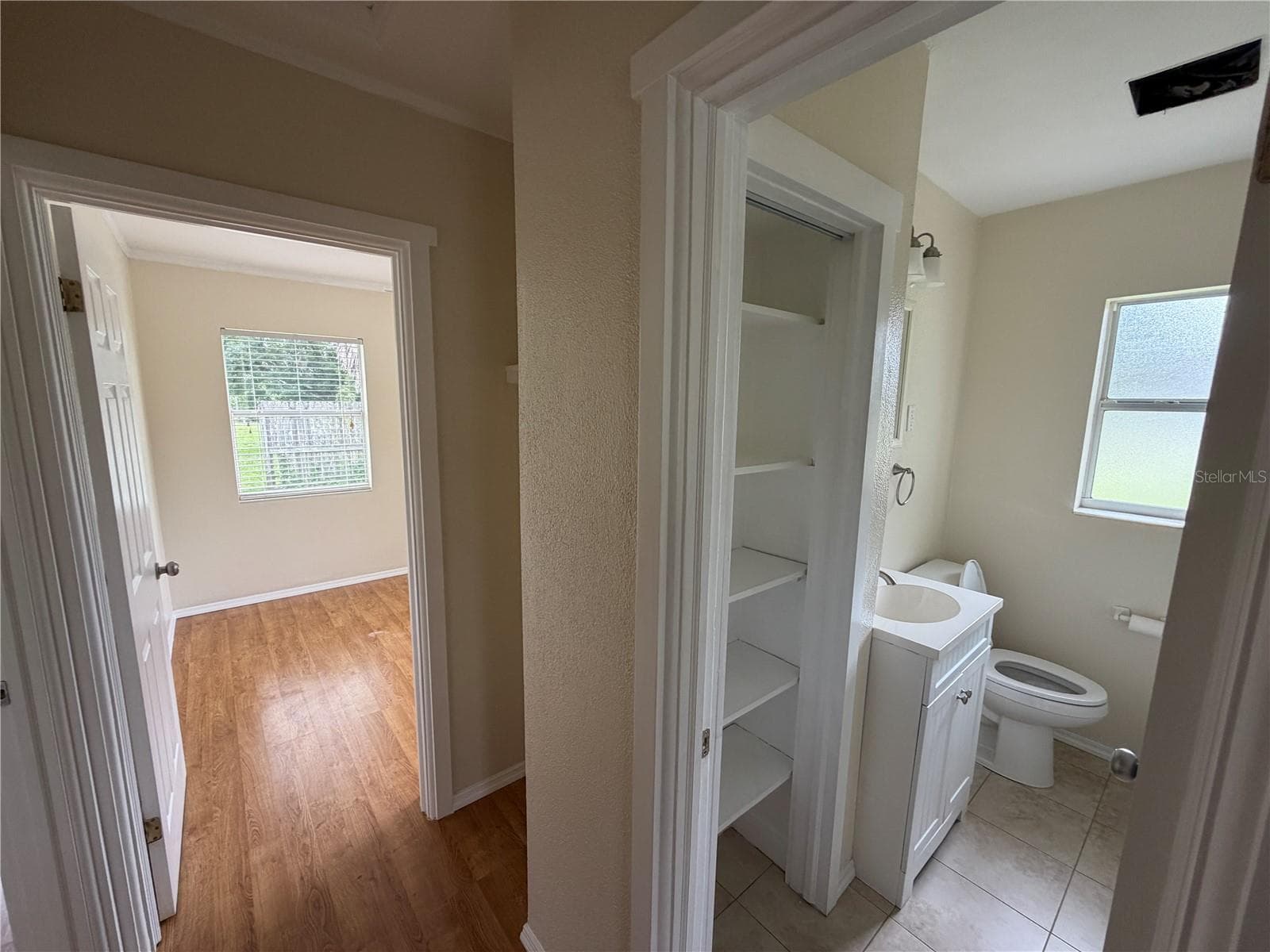 2nd BR/ Bathroom - 2301 E WARM SPRINGS AVE, COLEMAN
