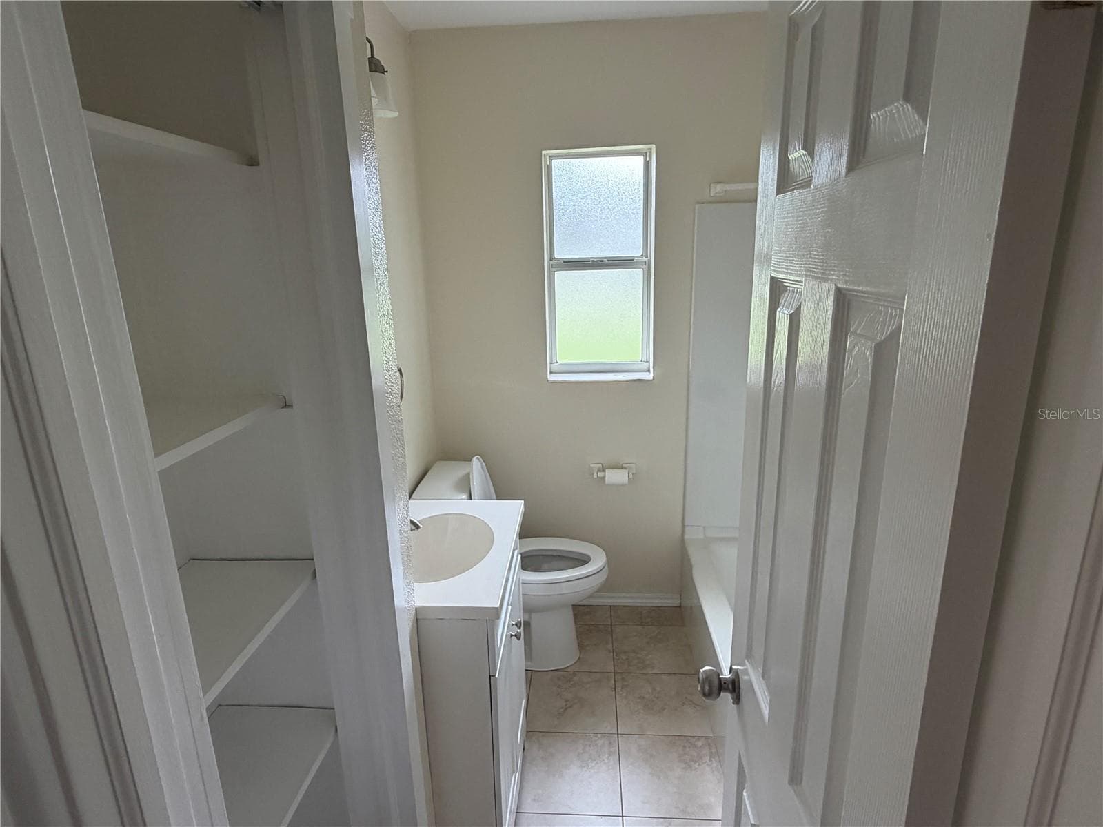 Bathroom - 2301 E WARM SPRINGS AVE, COLEMAN