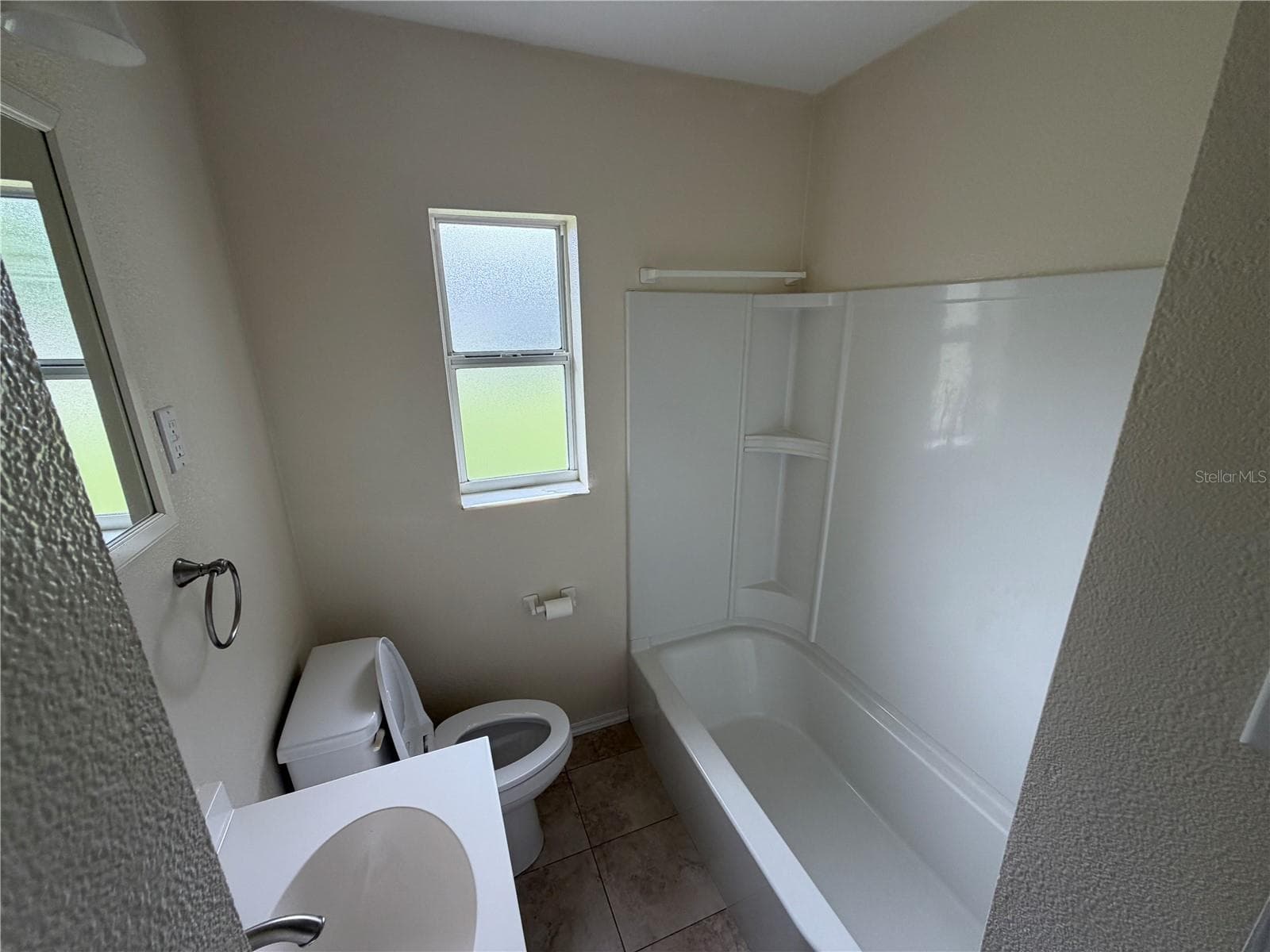 Full Bath - 2301 E WARM SPRINGS AVE, COLEMAN
