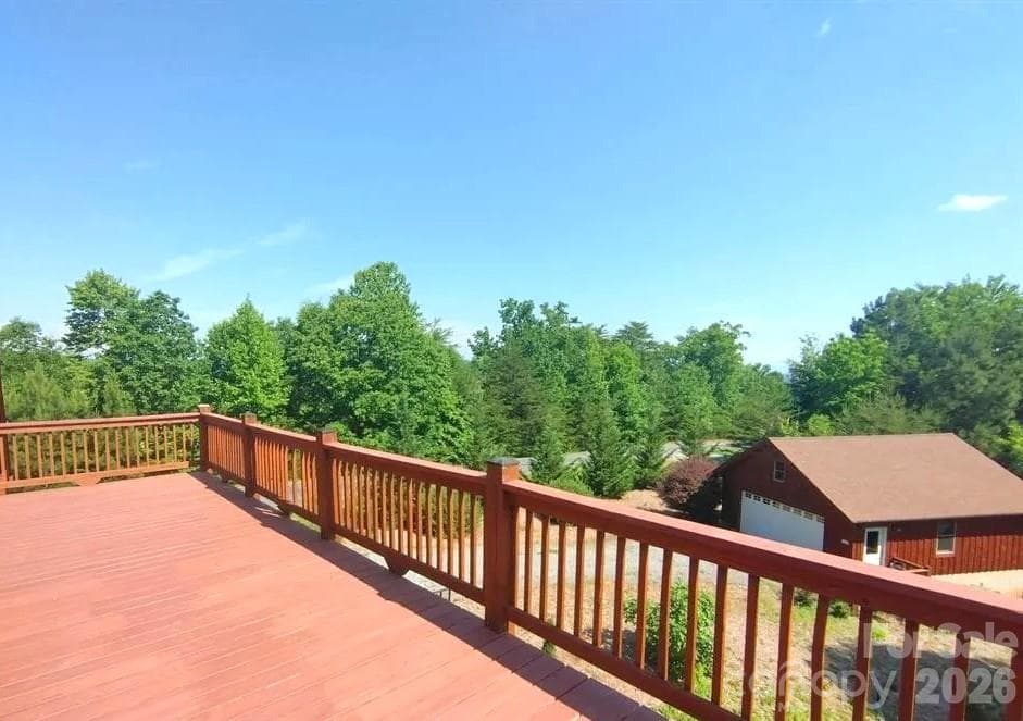 Side Deck & Garage - Nebo