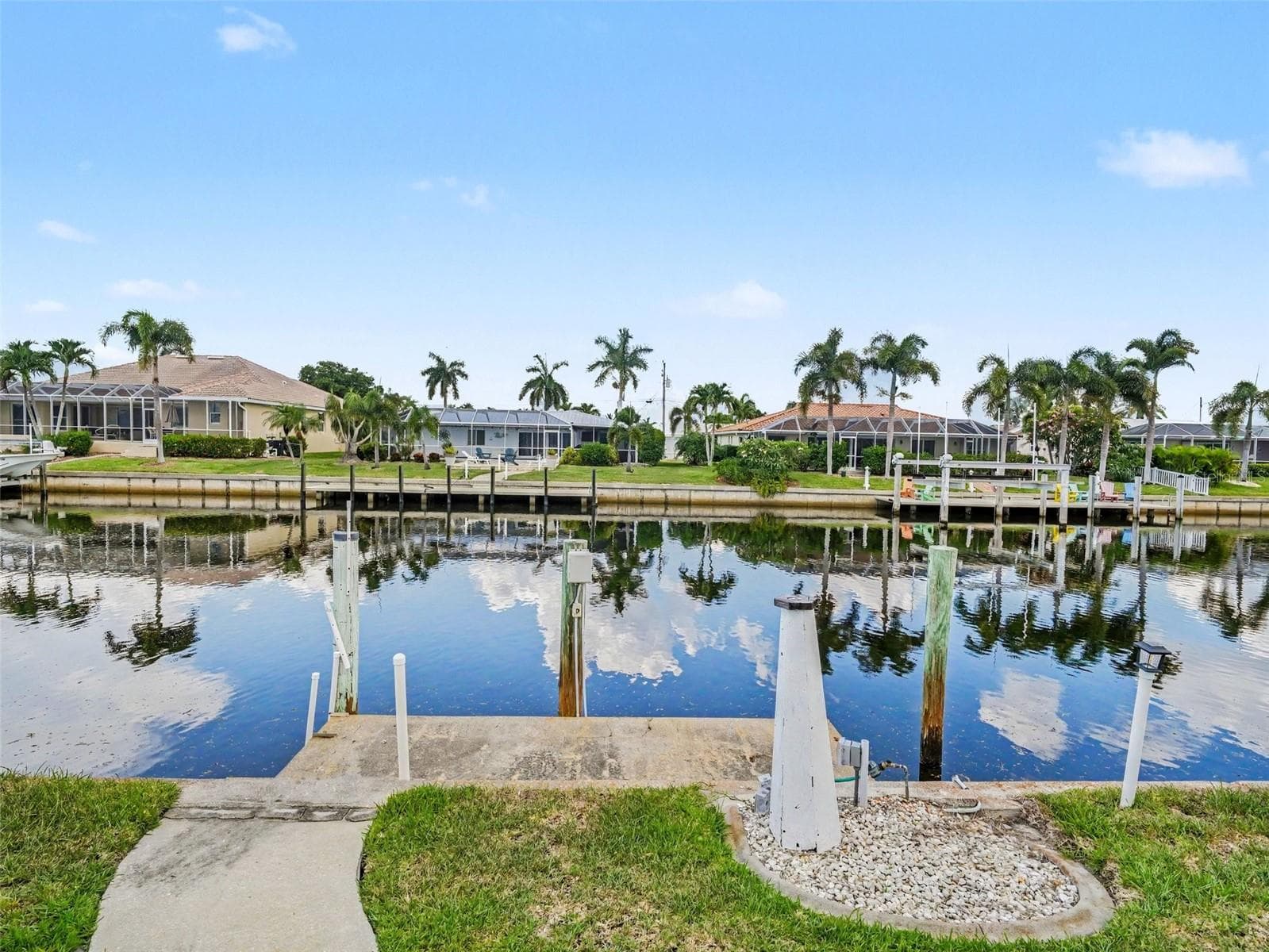 548 BELVEDERE CT