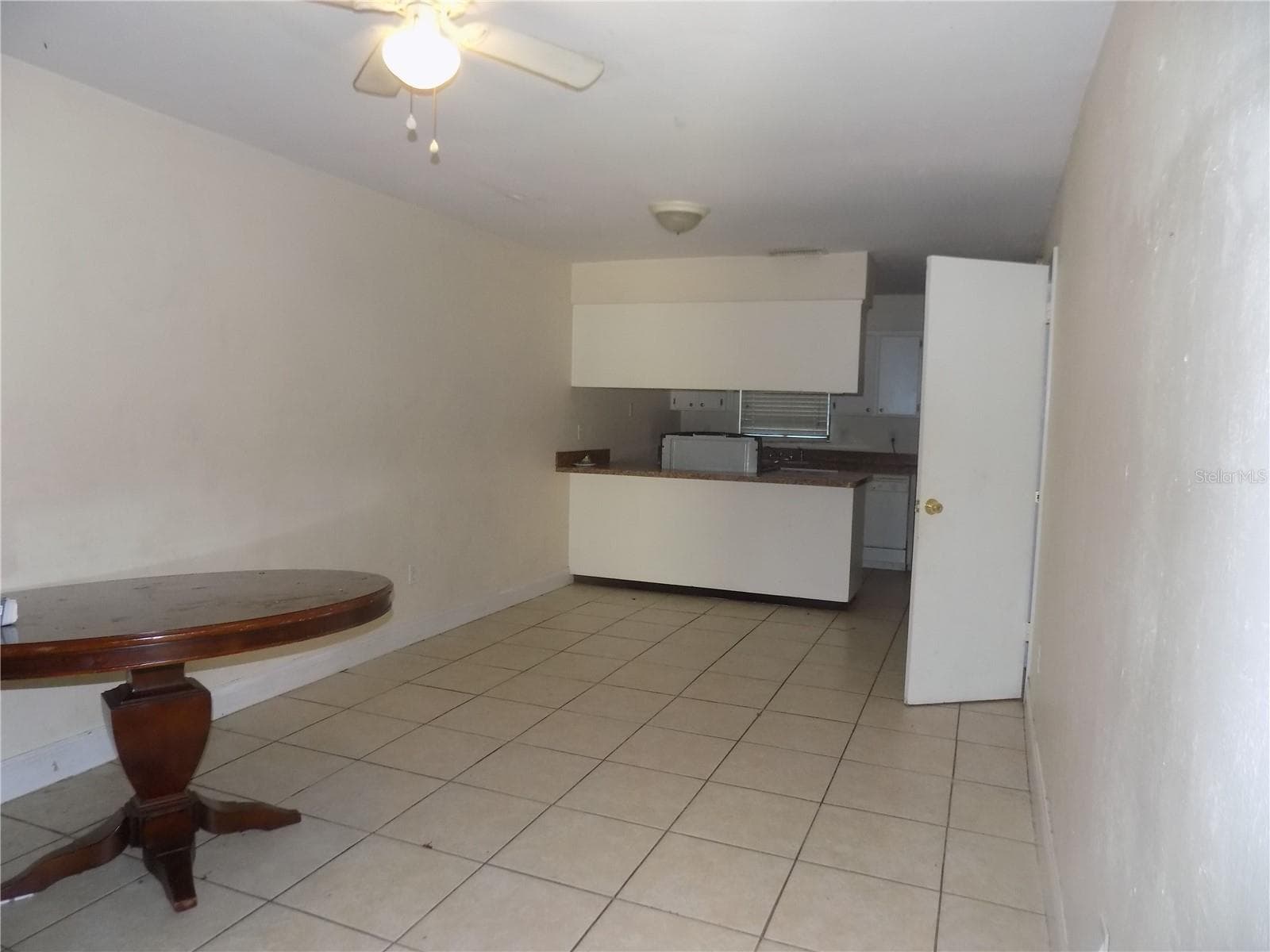 A Living room - 713 SW 69 ST, GAINESVILLE