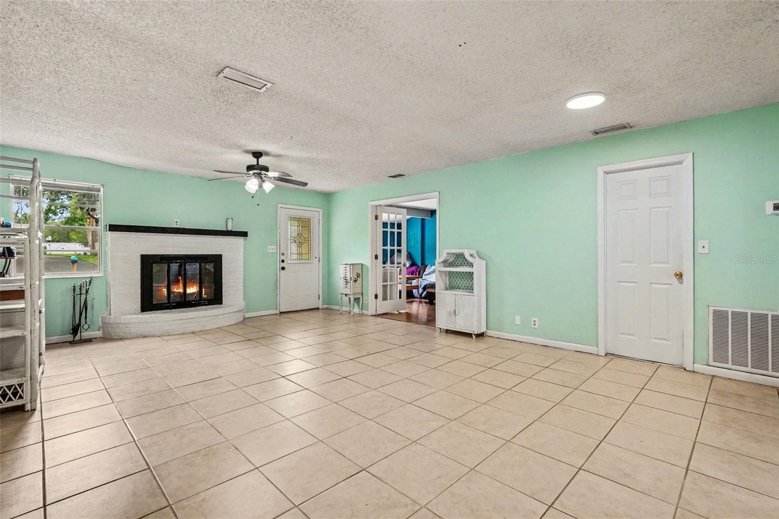 Single Family Residence at 7206 ALAFIA DR, RIVERVIEW, photo 2 of 27