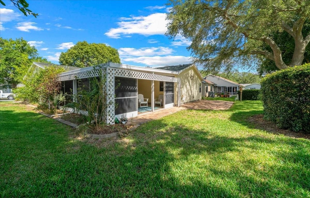 Your Perfect Piece of Paradise to Enjoy - 1133 DEL TORO DR, LADY LAKE