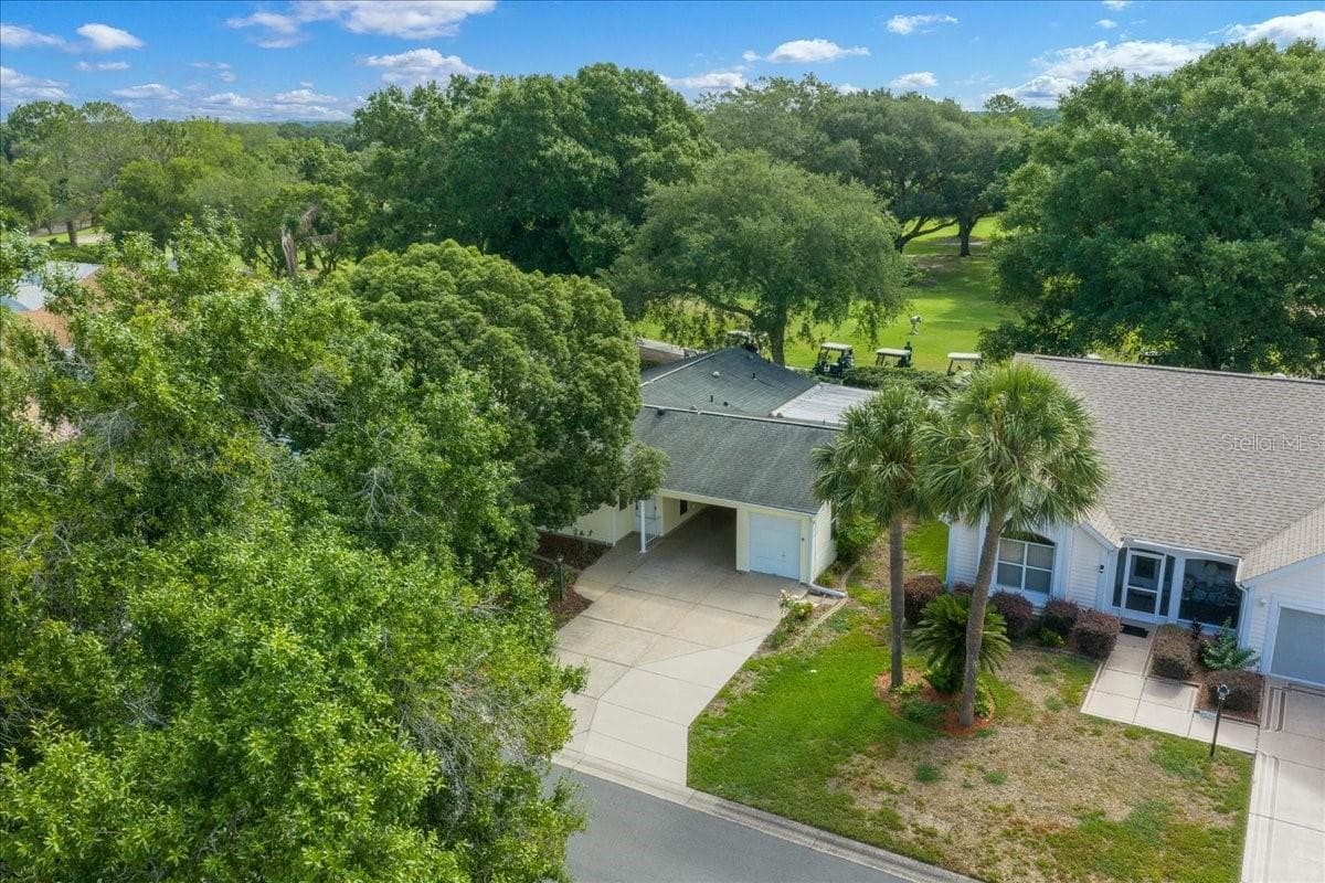 Golf Course View - 1133 DEL TORO DR, LADY LAKE