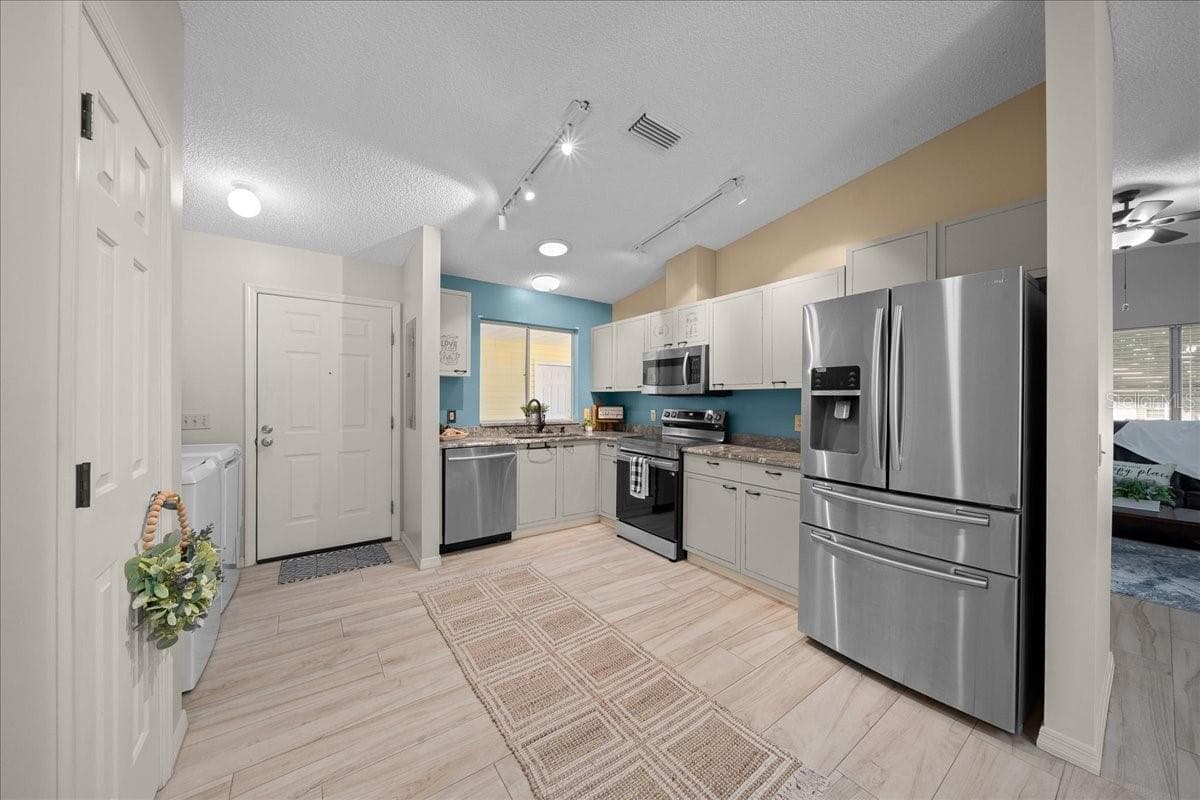 Single Family Residence at 1133 DEL TORO DR, LADY LAKE, photo 14 of 64