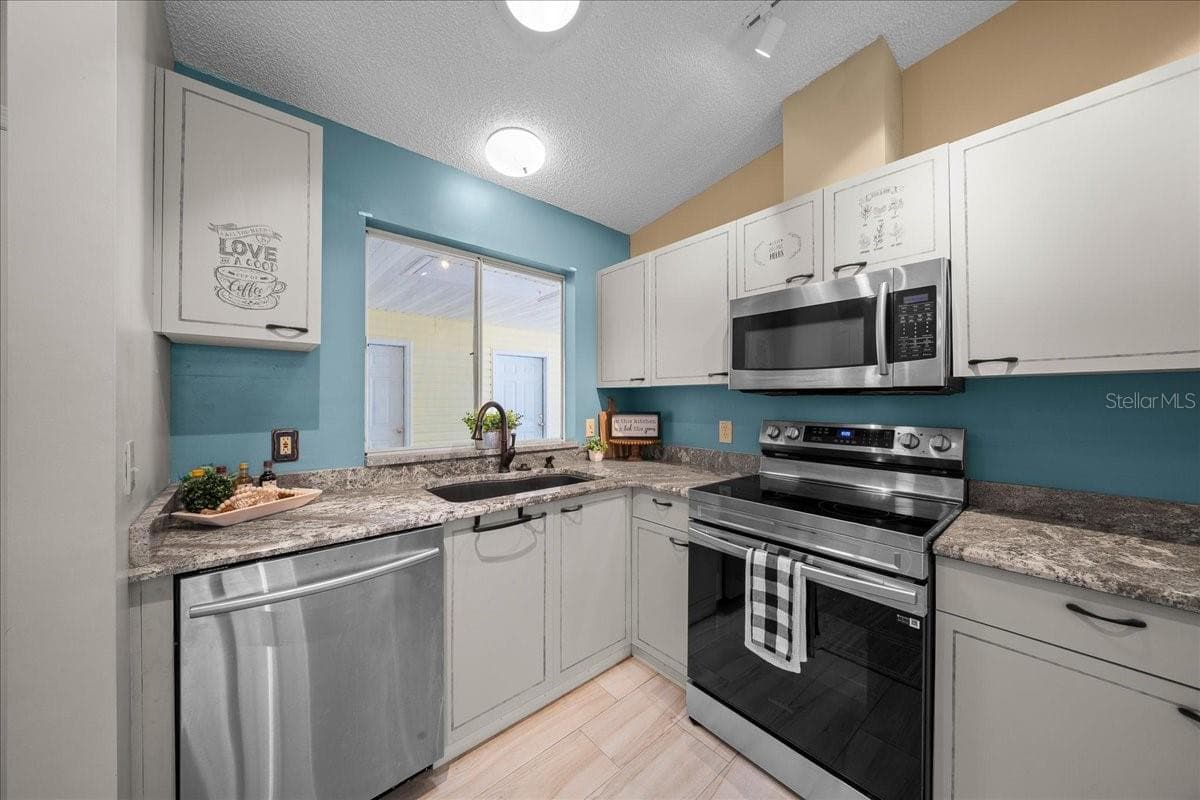 Single Family Residence at 1133 DEL TORO DR, LADY LAKE, photo 15 of 64