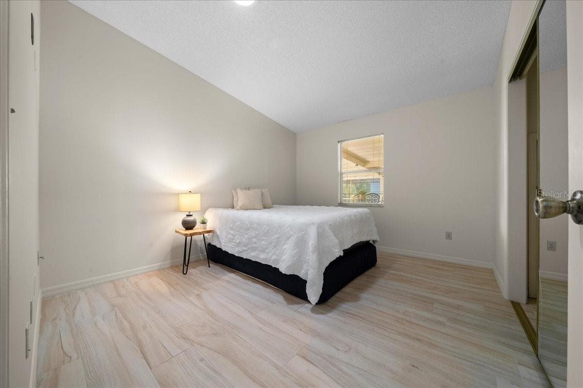 Guest Bedroom - 1133 DEL TORO DR, LADY LAKE