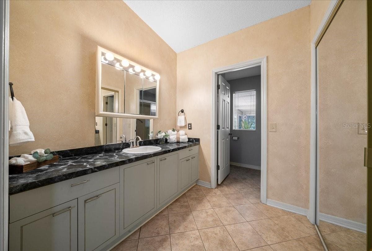Primary Ensuite Vanity & Built-in Closet - 1133 DEL TORO DR, LADY LAKE