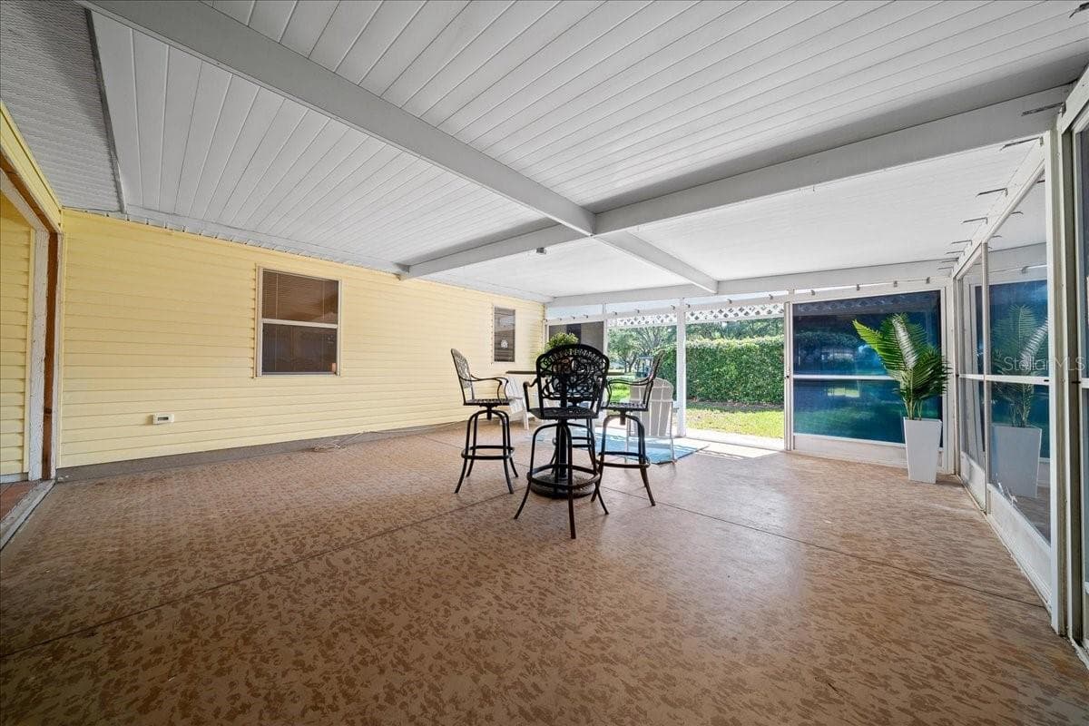 Huge Space for Entertaining or Workshop/ Hobby Space - 1133 DEL TORO DR, LADY LAKE