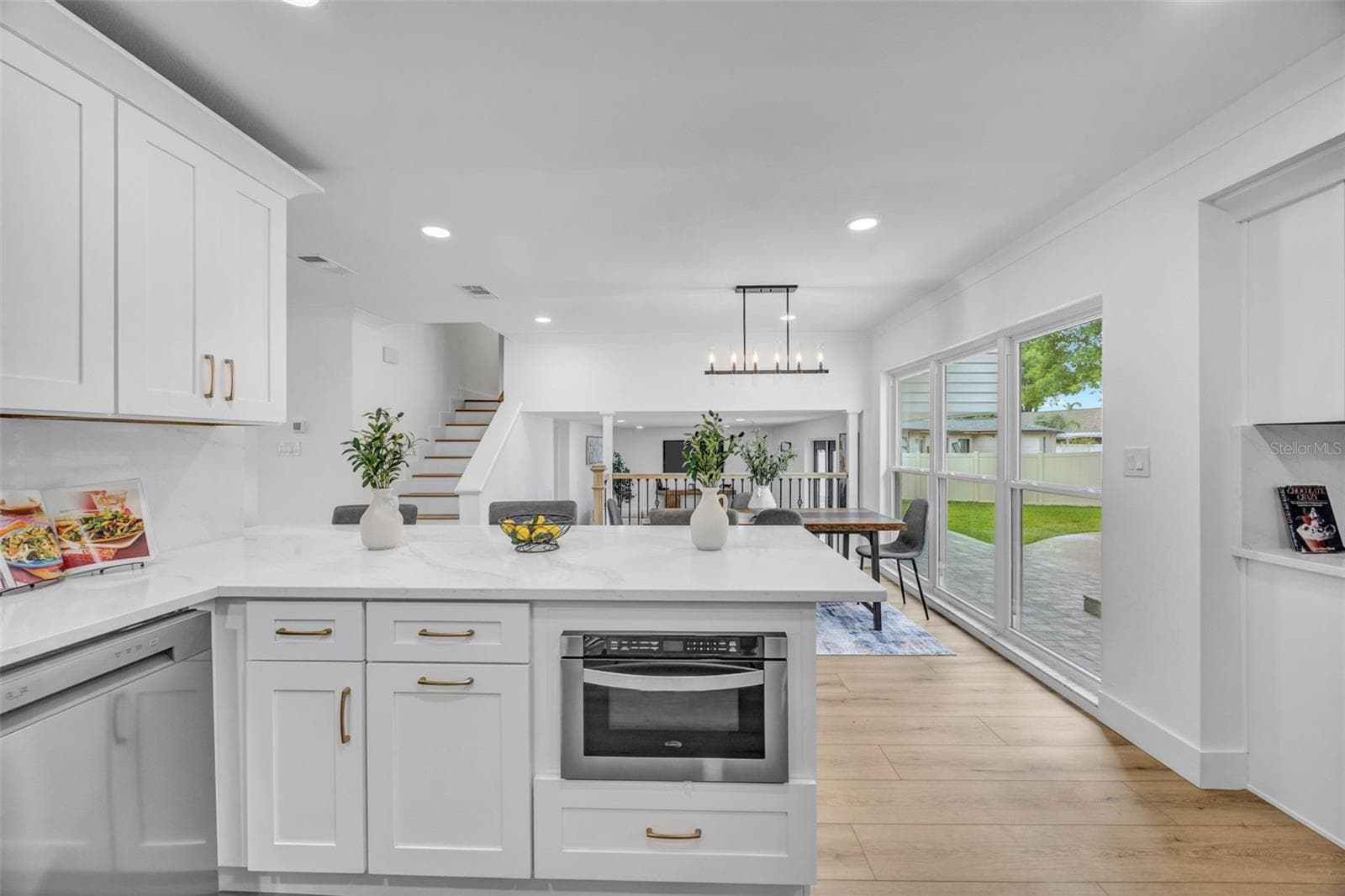 Kitchen - 22369 SOUTHSHORE DR, LAND O LAKES