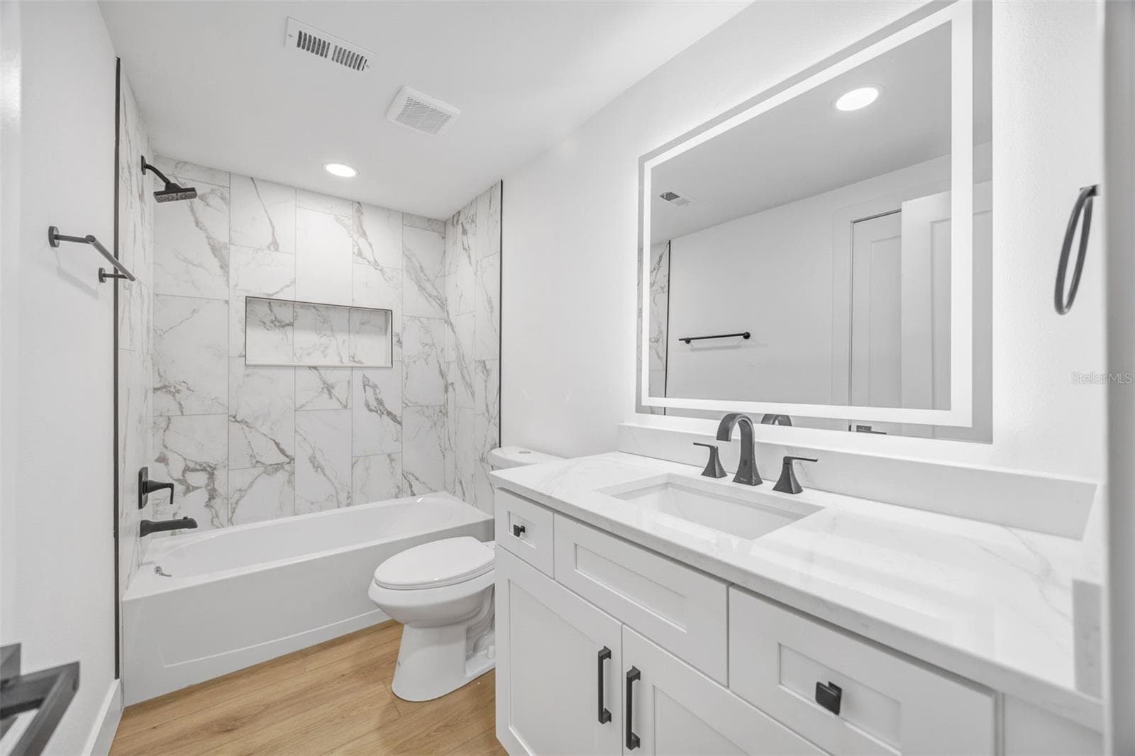 Bathroom 2 - 22369 SOUTHSHORE DR, LAND O LAKES