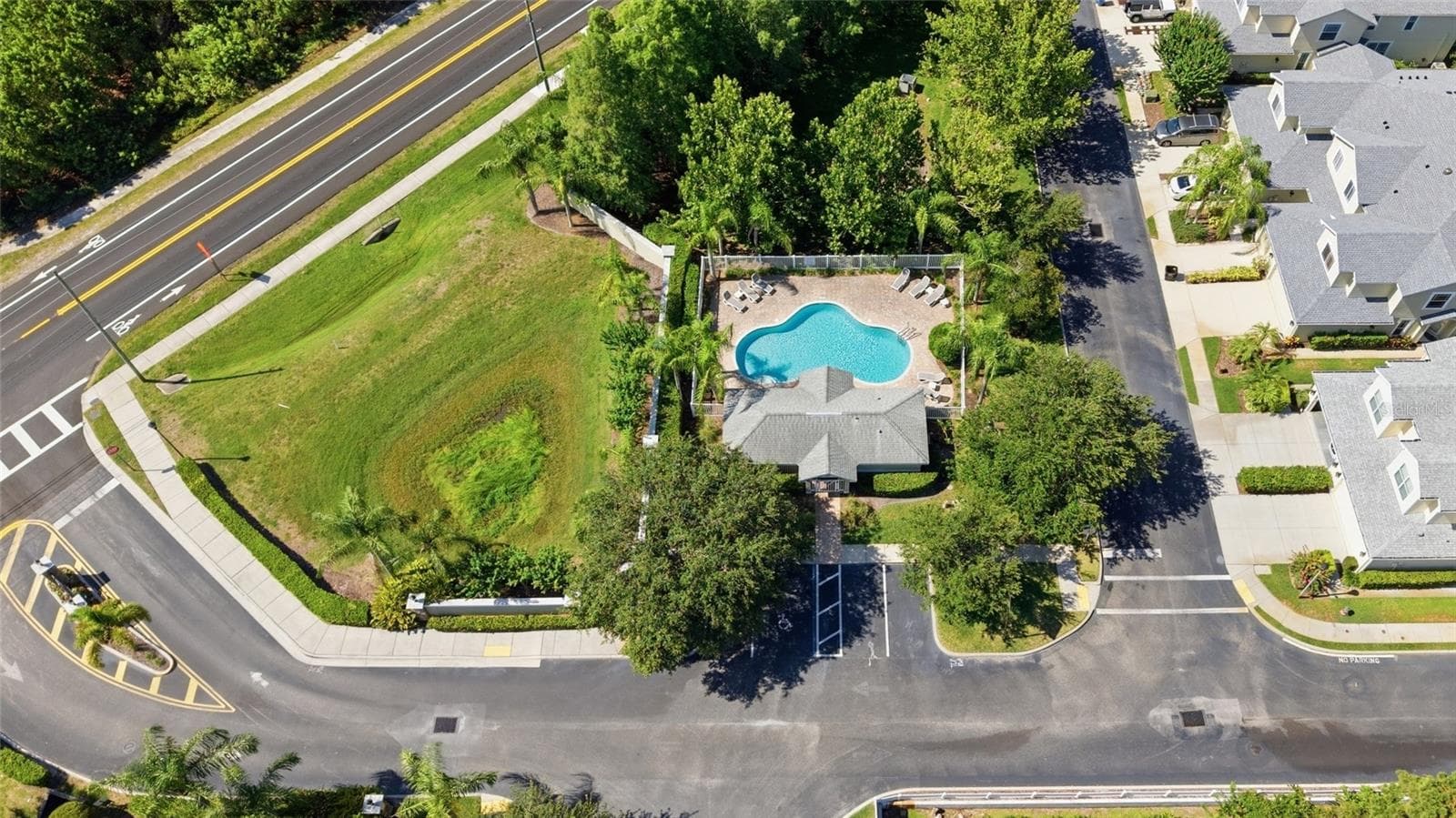 Townhouse at 485 HARBOR RIDGE DR, PALM HARBOR, photo 36 of 42